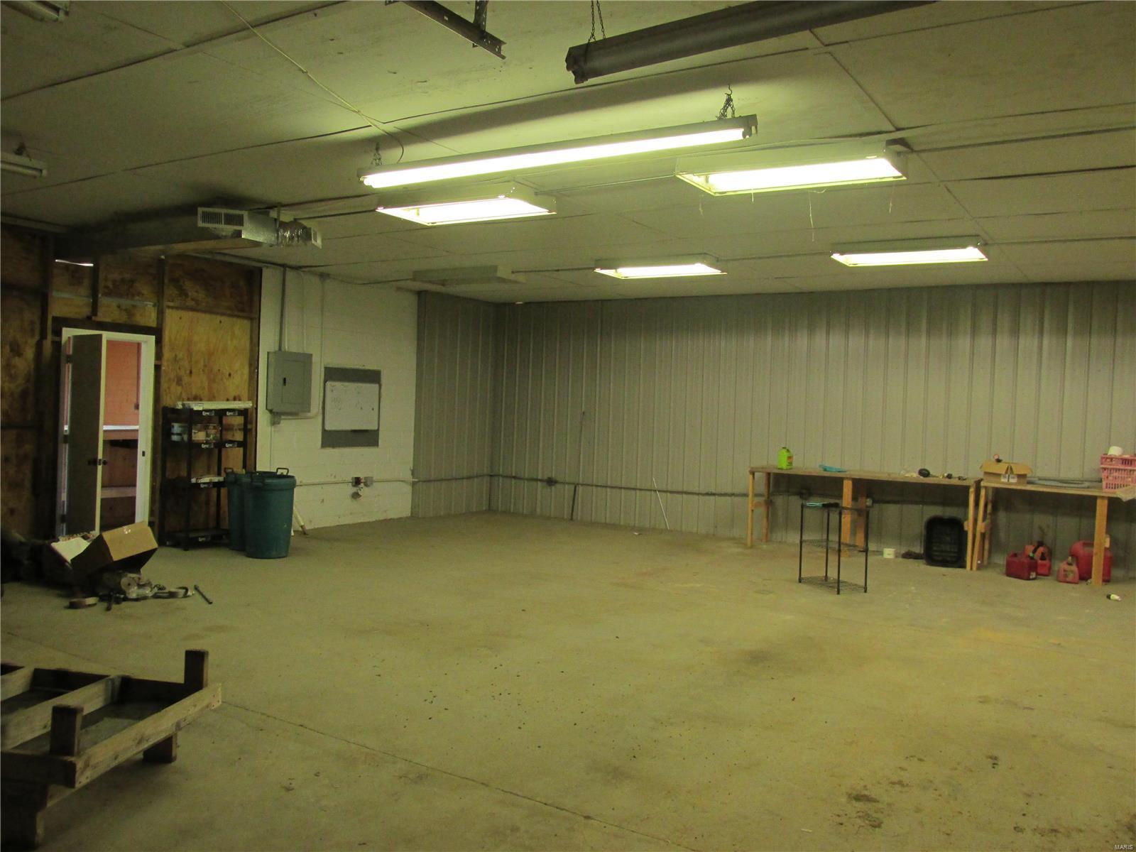 NON SUBDIVISION - Commercial Lease