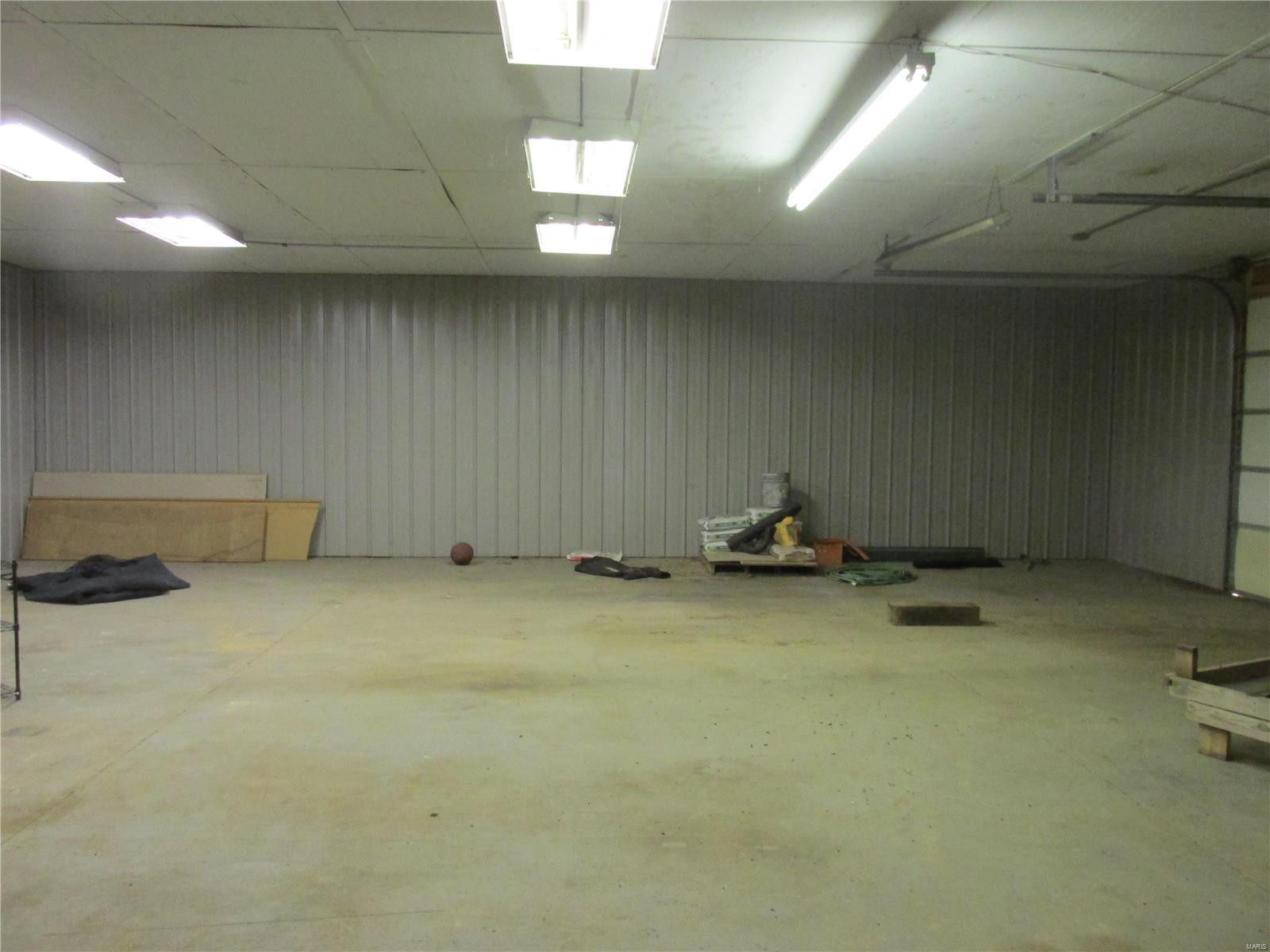 NON SUBDIVISION - Commercial Lease