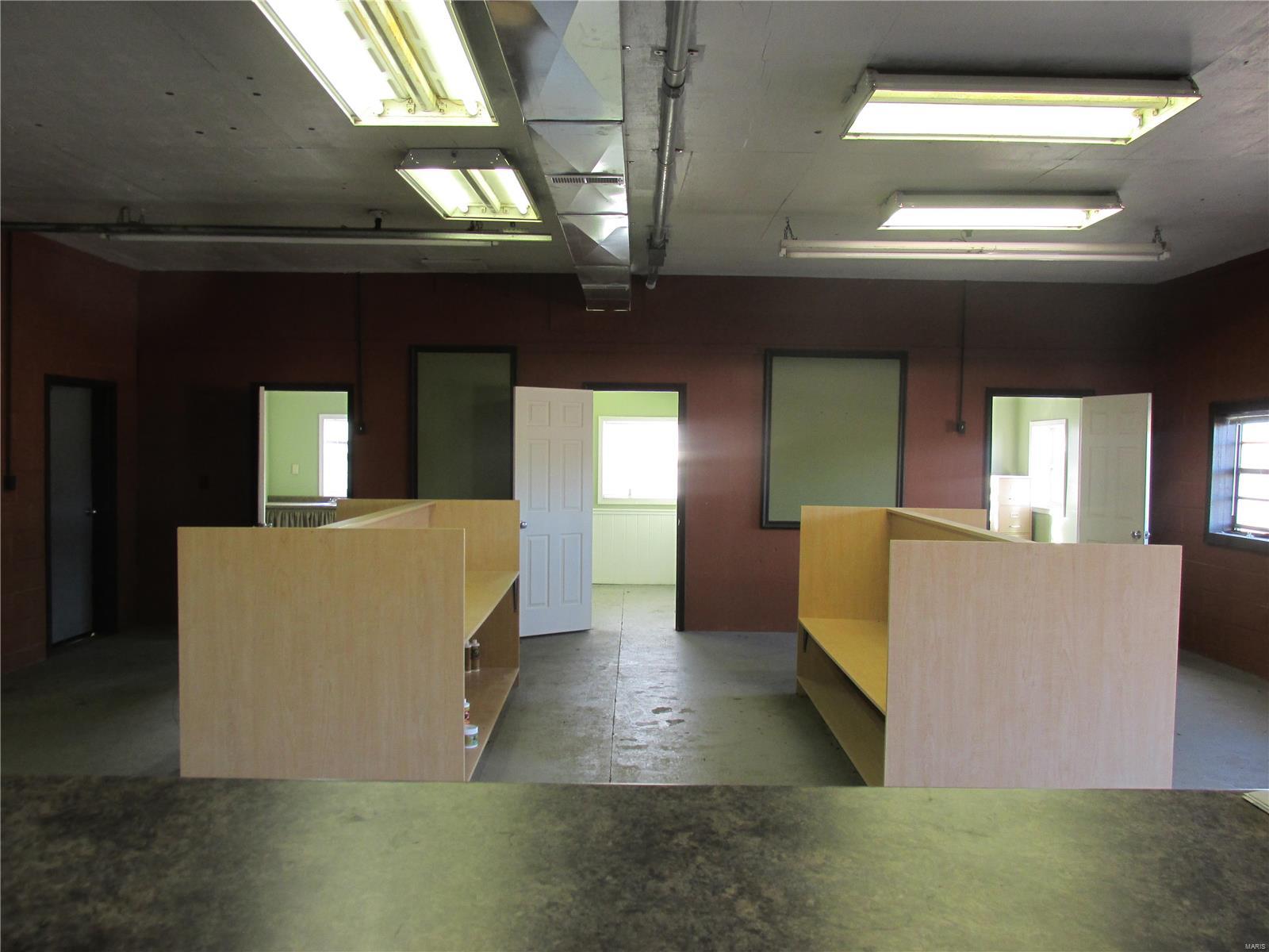 NON SUBDIVISION - Commercial Lease