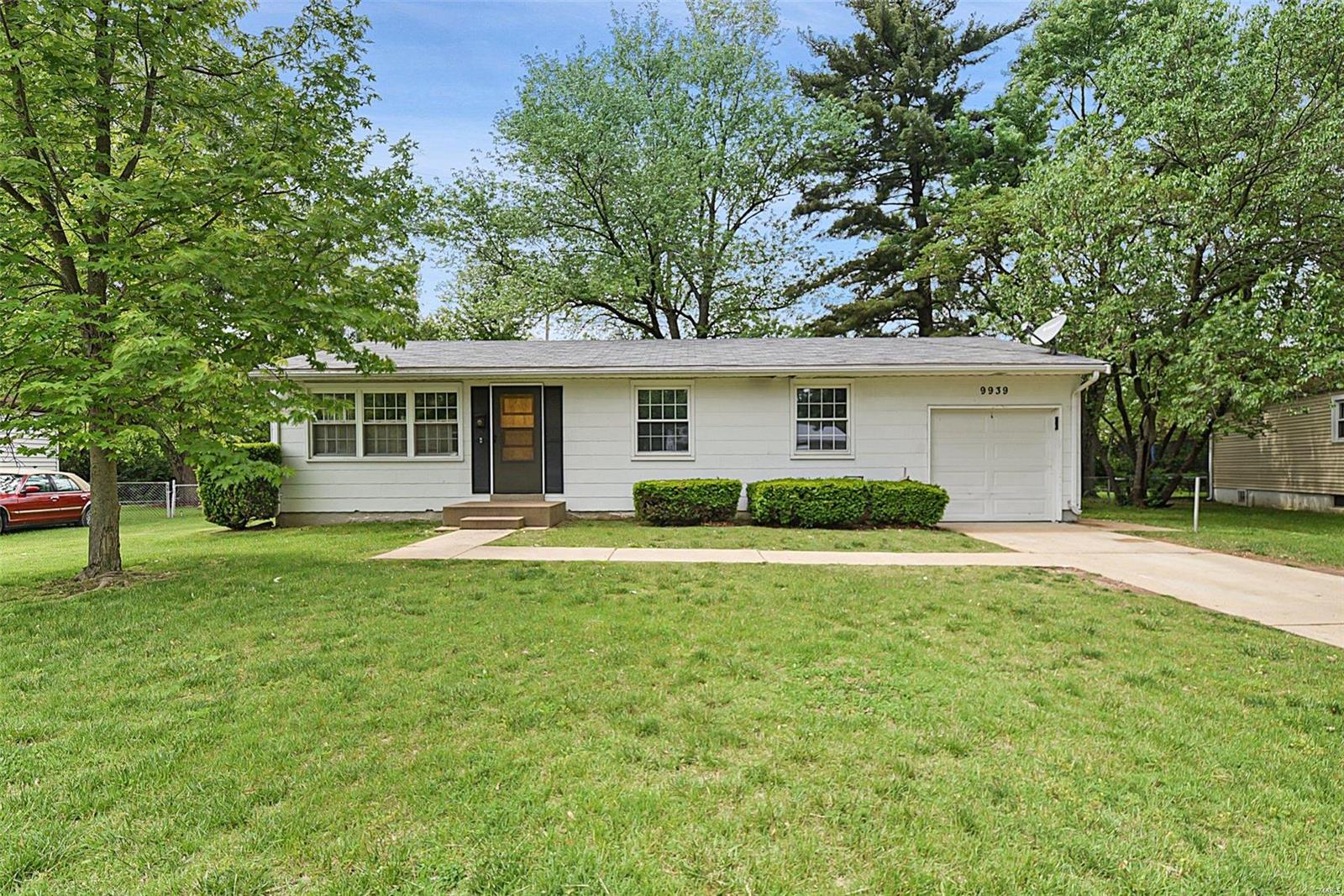 Awesome opportunity in Bissell Hills!!!! With such an incredible amount of potential, and such an incredible amount of equity to be gained, this is one you will definitely want to see! Perfect for home owners, investors and deal-lovers, this home has so much to offer the buyer who is looking for a great deal and not afraid to handle a few repairs. While this home need a few cosmetic, there is so much to love already... Wood floors, Updated HVAC , updated plumbing and Water Heater, updated electric panel, three main floor bedrooms, vinyl windows, and an awesome fenced yard and a walkout lower levell!! This one is priced WAY below it's After Repair Value, and the equity can be all yours! So come by and take a look! Home is being sold As-Is.