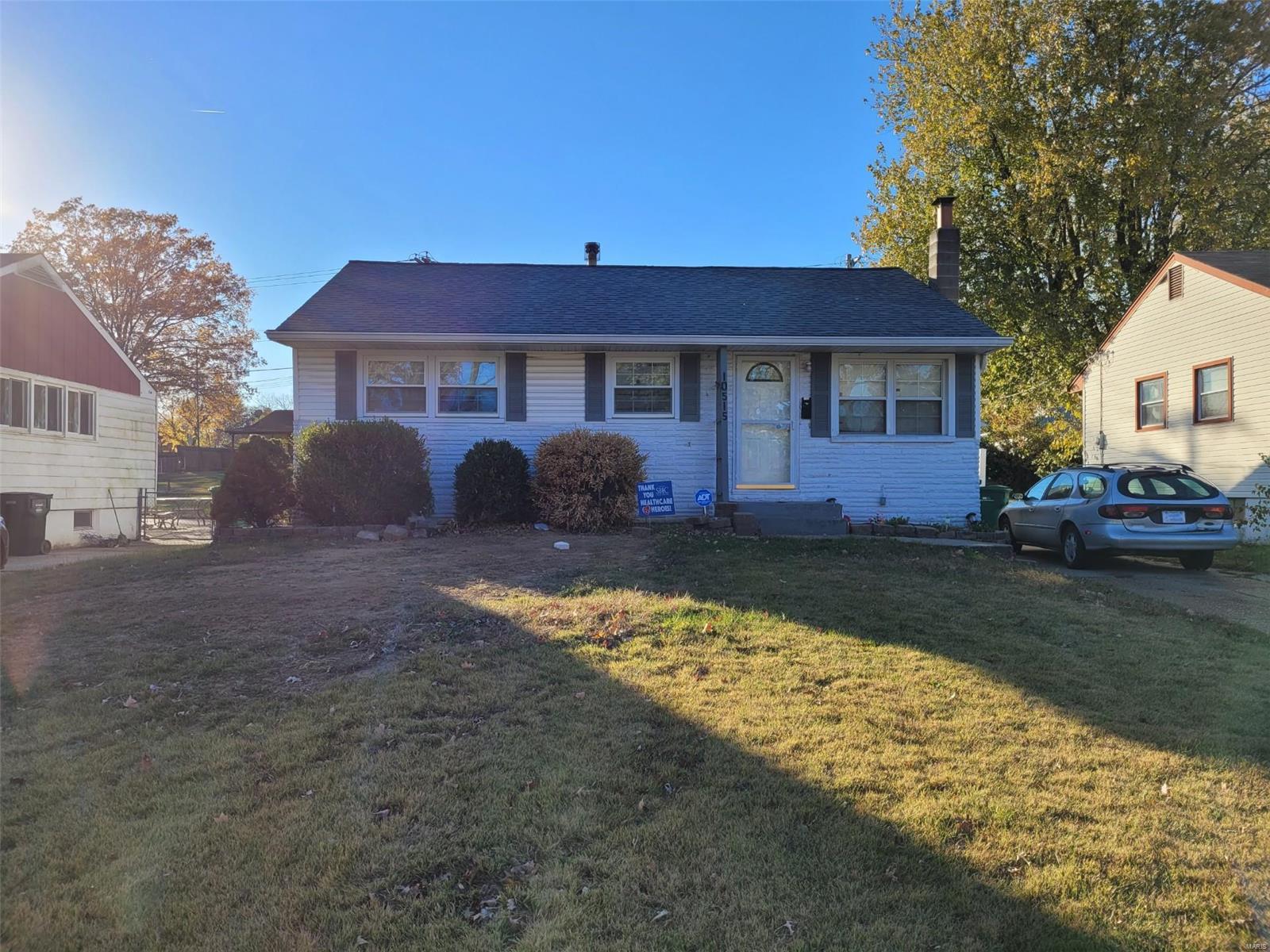 Great investment property.  Presently has a long time tenant that would like to stay.  Please do not disturb them.  Showings with an accepted contract.    Listing agent must accompany.