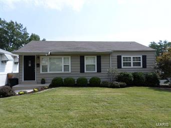 OPEN SUNDAY 9/27 1:00-3:00 P.M.  SUPER SHARP!! UPDATED MOVE-IN READY!! Hardwood floors! Newer Kitchen cabinets and stainless steel appliances! Nice neutral colors! Newer Furnace! White 6 panel doors! Newer insulated tilt-in windows! Newer AC! Ceiling fans! Nice yard! Beautiful Kitchen! Patio!, Low maintenance exterior! Roof approximately 6 years! Storage shed! LOOK NO FURTHER!! SHOW AND SELL!