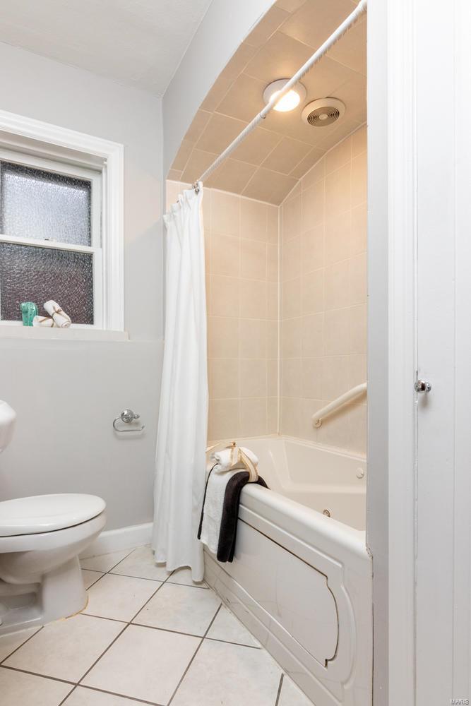 Travillas James C Southhampton Add - Residential