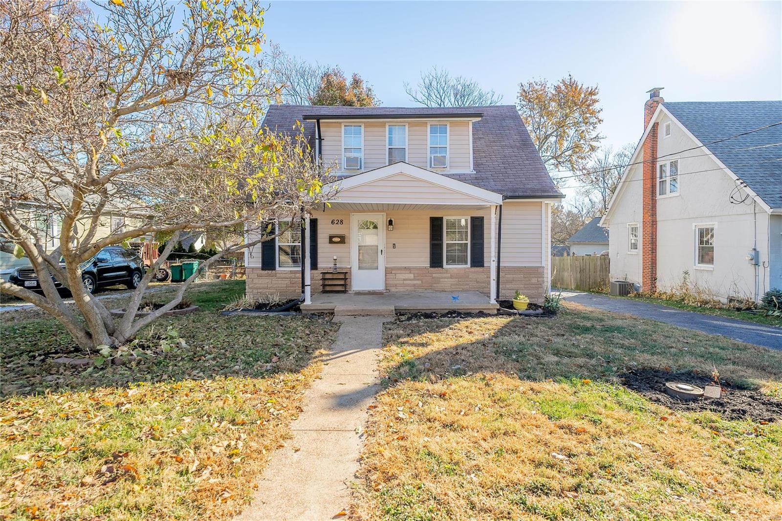 Open 1/19, 1-3P! Sweet 2 bed/2 bath bungalow in Webster Groves! This house just got freshened up for you! The main floor living and dining space naturally flows into the kitchen where the inner workings of the house are all conveniently placed including the washer and dryer and the main full bathroom plus the barrier mudroom keeping the outdoors at bay to the back of the house. The split bedroom layout with a main floor suite and the 2nd bedroom + bonus space(hello walk in closet, office, or zen room)upstairs allows for a nice bit of solitude. You could be moved in by the end of January with a place for all of your house plants in the sunny bay window plus room for a firepit to warm up to on the patio in the back yard! Pets are welcome upon owner approval and with a deposit. Please ensure that your credit score is 600 or above, with no past evictions or bankruptcy, and a 3x's income to rent ratio. We can't wait to introduce you! Additional Rooms: Mud Room