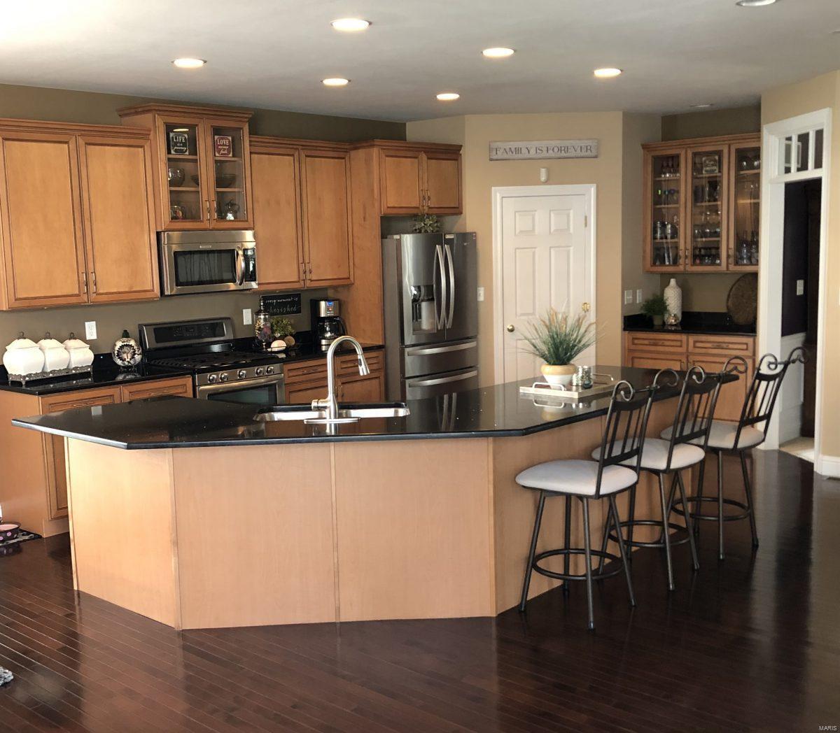 Madison Park Manor - Residential