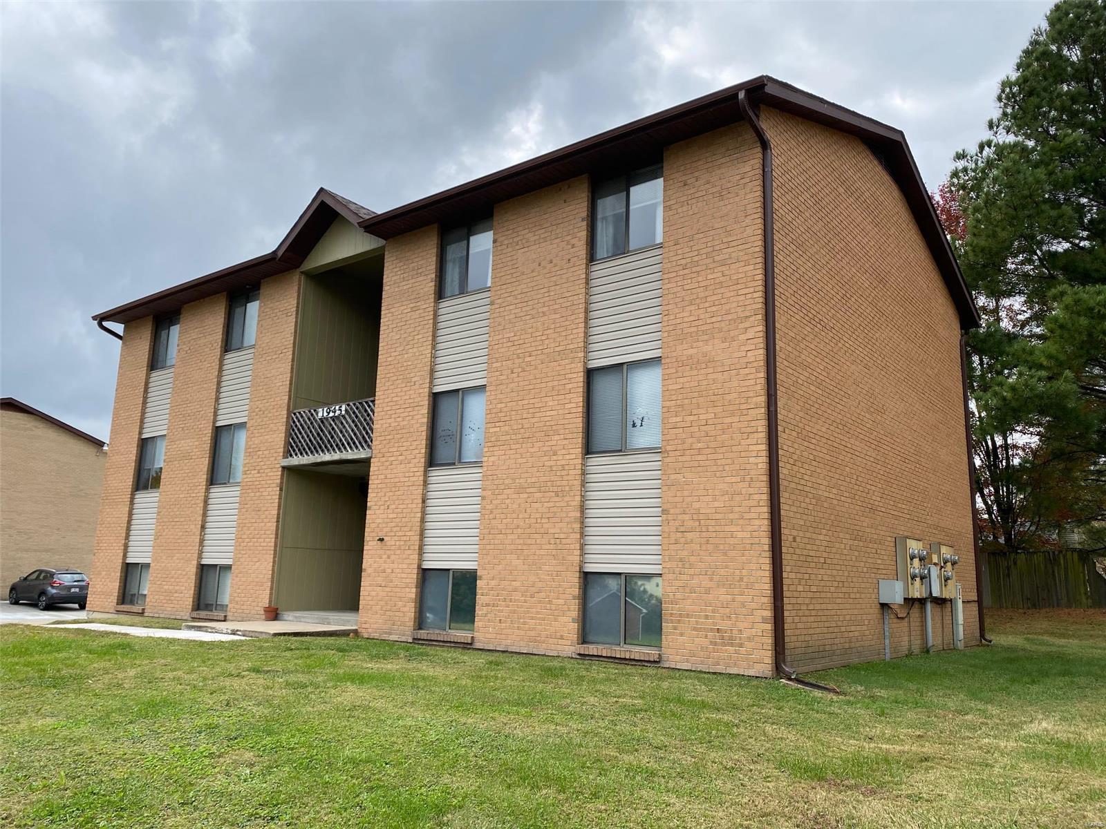 Extremely well maintained 6 unit apartment buildings (x2 per listing) in Alma Schrader school district. Each building has 5x 2 Bedroom, 1 Bath units, and 1x 1 Bedroom, 1 Bath units. Owner pays trash and common area utilities. Property is a low-maintenance, turn-key investment opportunity.