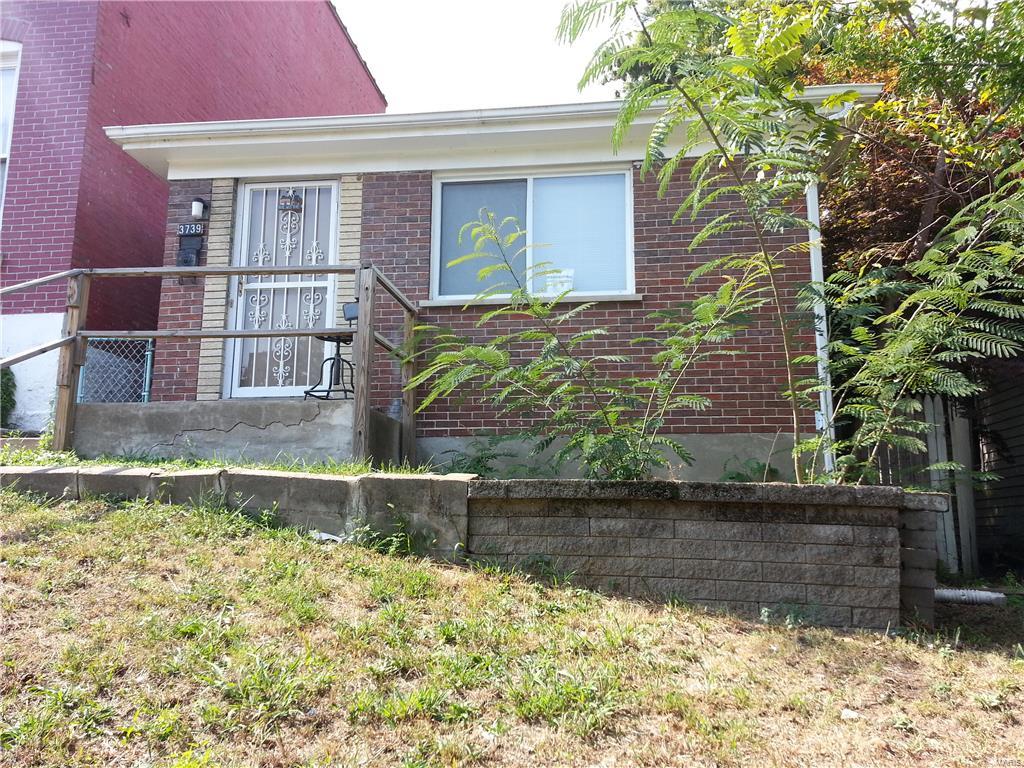 2/1 rented for $675 a month
2012 New furnace & A/C 
Refrigerator,range, built in microwave
2014 ­Water Heater
2016 ­New carpet