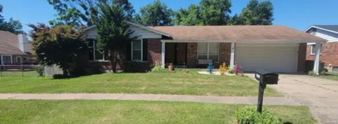 Beautiful 3 bedroom, 2 bathroom ranch in a desirable neighborhood. Home sits on a spacious lot with plenty of updates.