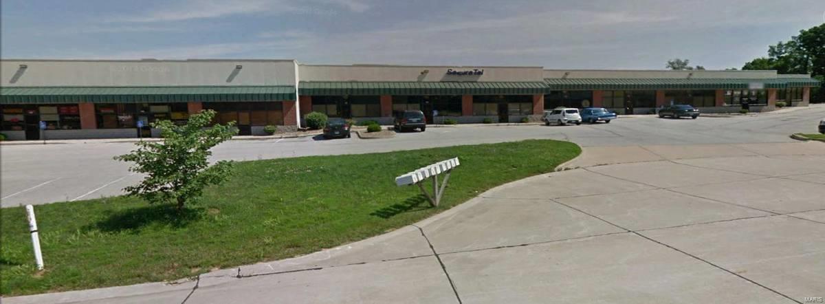Flex space available for lease

• 4,600 s/f available (units may be combined or leased individually)
• 3,000 s/f unit
• 1,600 s/f unit
• Professional storefronts
• Multiple offices throughout
• Ample parking
• Quick & easy access to / from Highway 70 / 40
• Located in vast growing Wentzville, Missouri
• Flexible space that can be utilized for retail, office and warehouse Location: City, Industrial Area, Other, Suburban