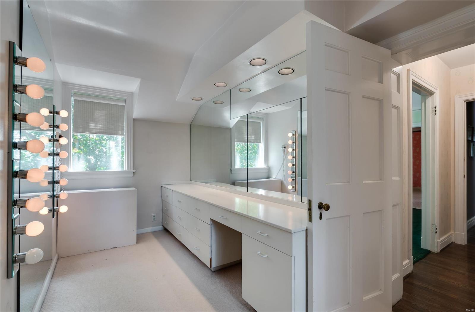 Ladue - Residential