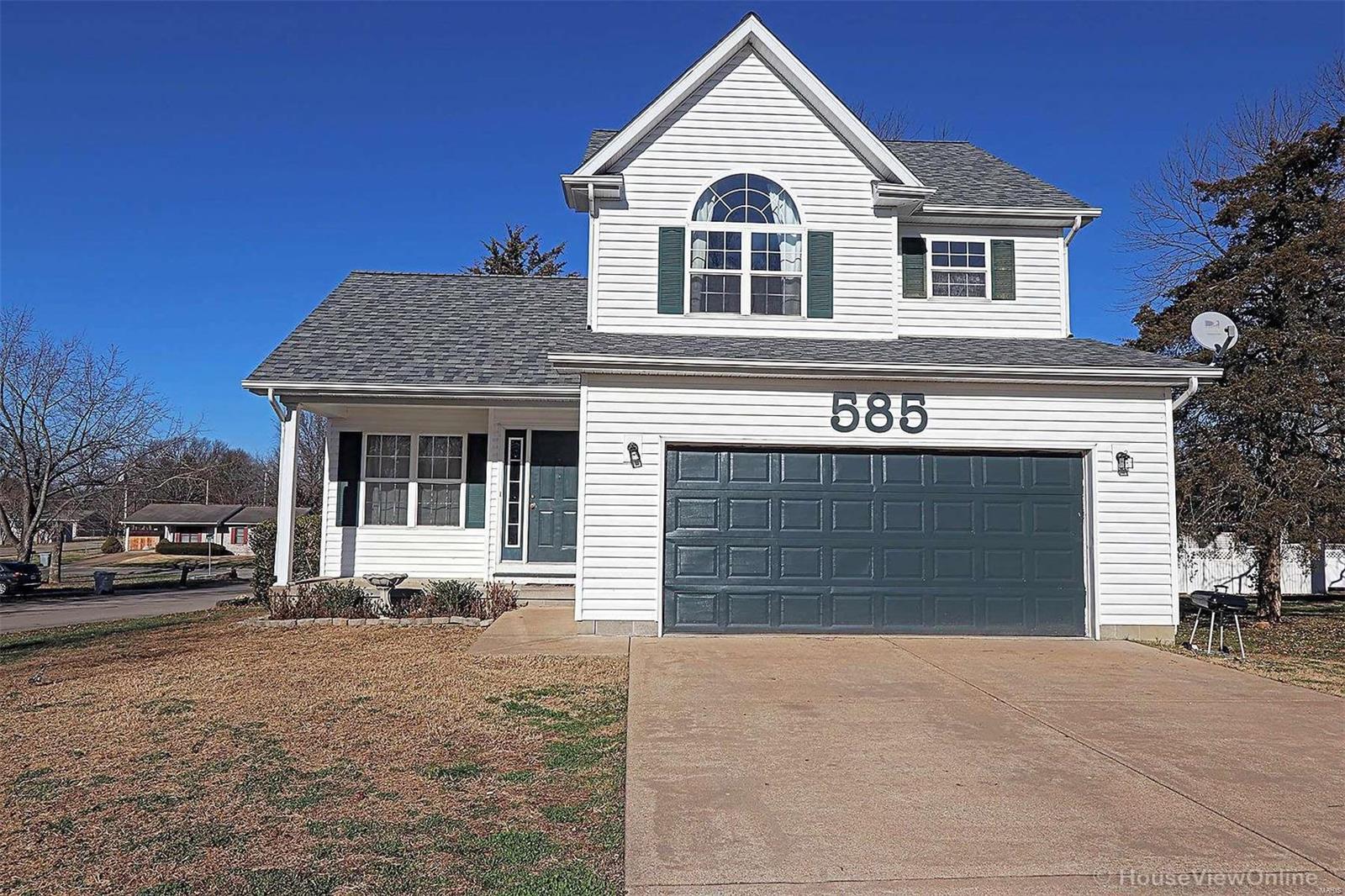 Nice two-story home on large corner lot with attached garage. Home has 3 bedrooms all located on second level and 2.5 bathrooms. Beautiful picture windows and vaulted ceilings help flood the house with lots of natural light. The location couldn't be better having the convenience of downtown, and the close proximity to the park and schools you'll want to see it before it's gone!