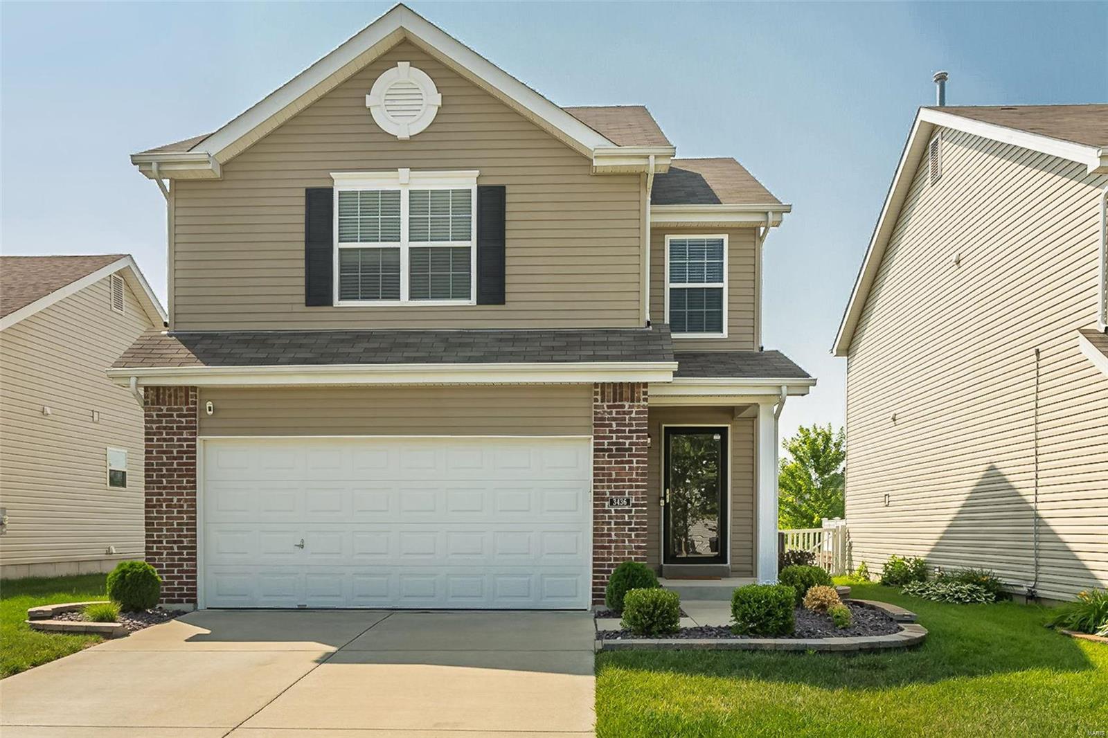 Three Bedroom, Two and a Half Bath Home in Charlestowne Crossing Subdivision.  First Floor has an Open Floor Plan with Vinyl Plank Flooring.  Kitchen with Stainless Appliances, 42"Cabinets and a Breakfast Bar.  Master Bedroom Suite with 2 Walk-In Closets and Master Bath has a Double Vanity.  Second Story Laundry.  Back Patio.  No Pets Allowed.  No Smoking Property.
