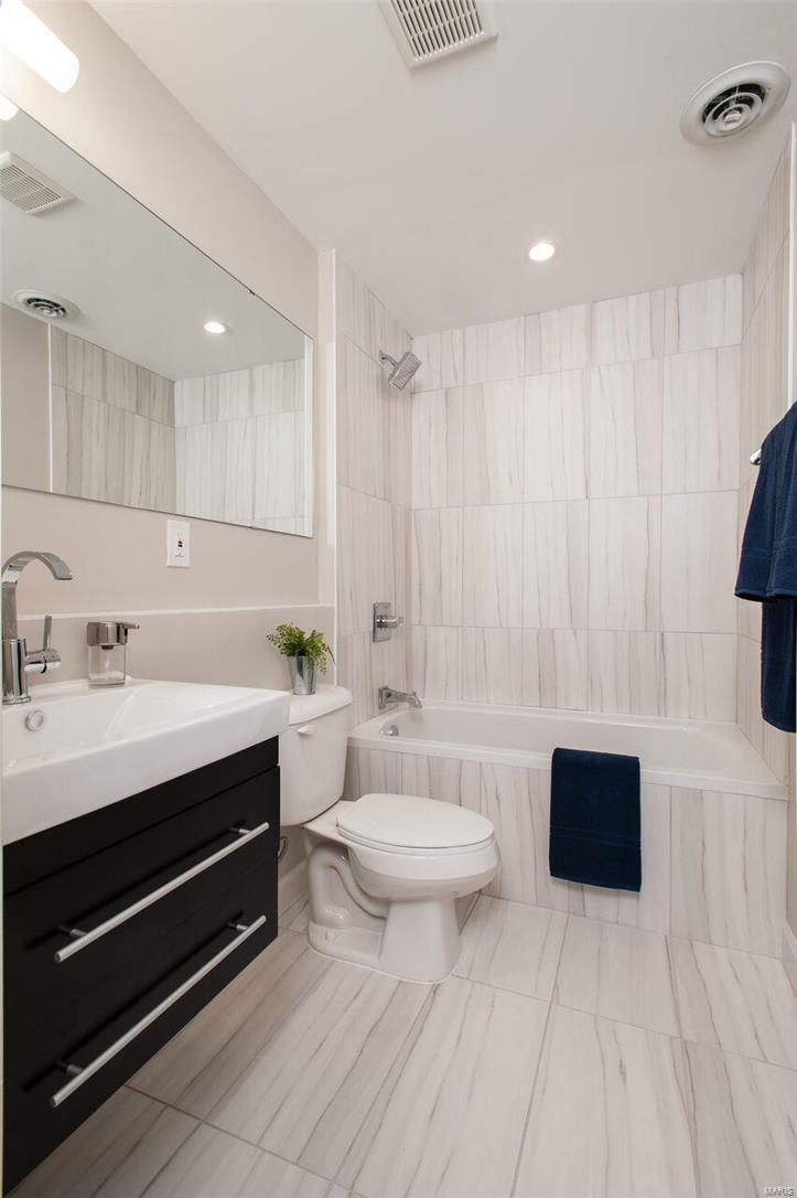 Holmes - Residential Lease