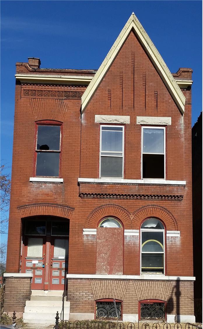 This historic two family home is a renovator's dream. The majority of the original 1900 wood work is present and in excellent condition. A little work and updated systems will make this property shine as either two two-bedroom apartments or as a spacious single family home at an extremely appealing price point. 

Very generous historic tax credits on the state and federal level are available for this renovation!

As-is sale. Seller to purchase no inspections.