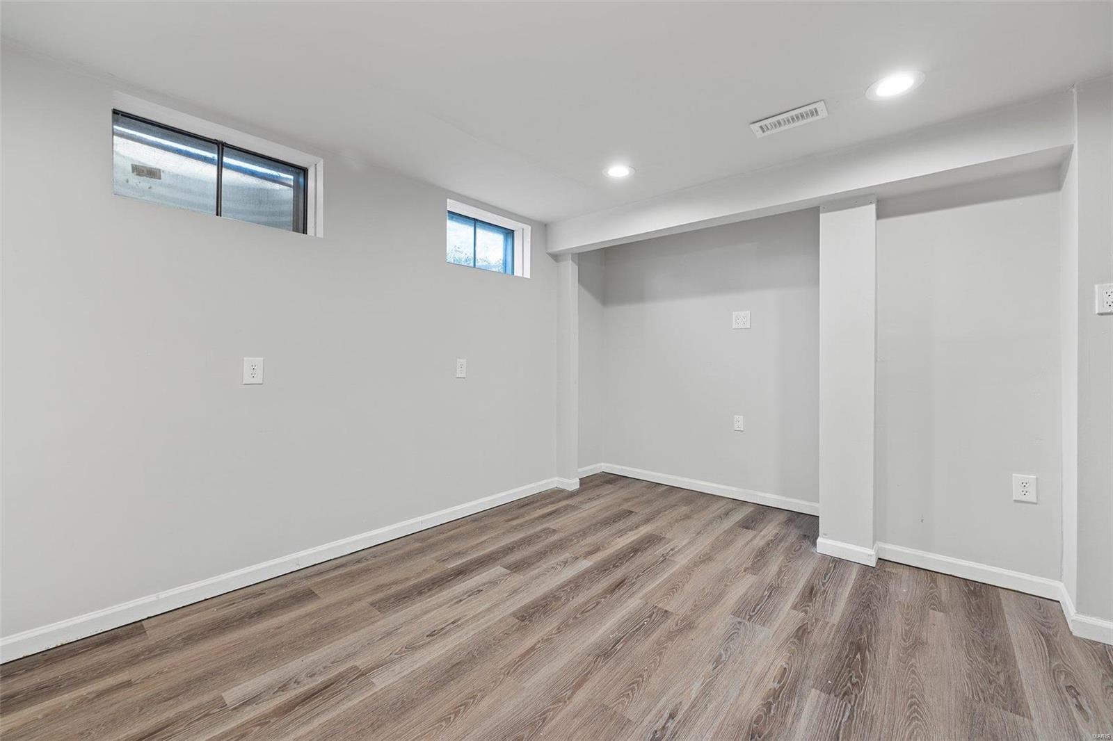 Royal Oaks - Residential