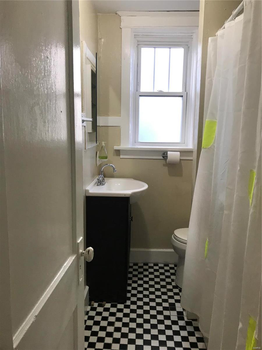 St Louis Commons Add - Residential Lease