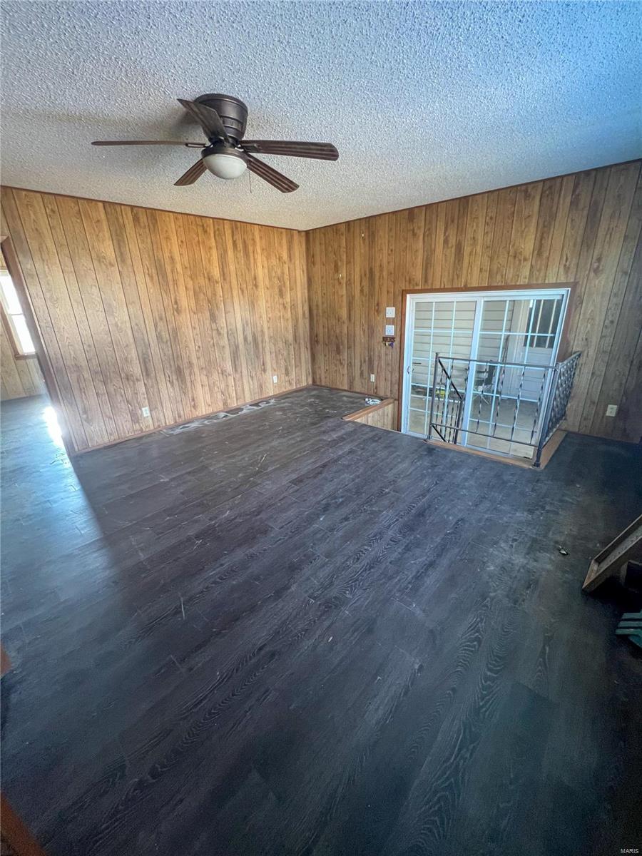 Claytons E Acres - Residential