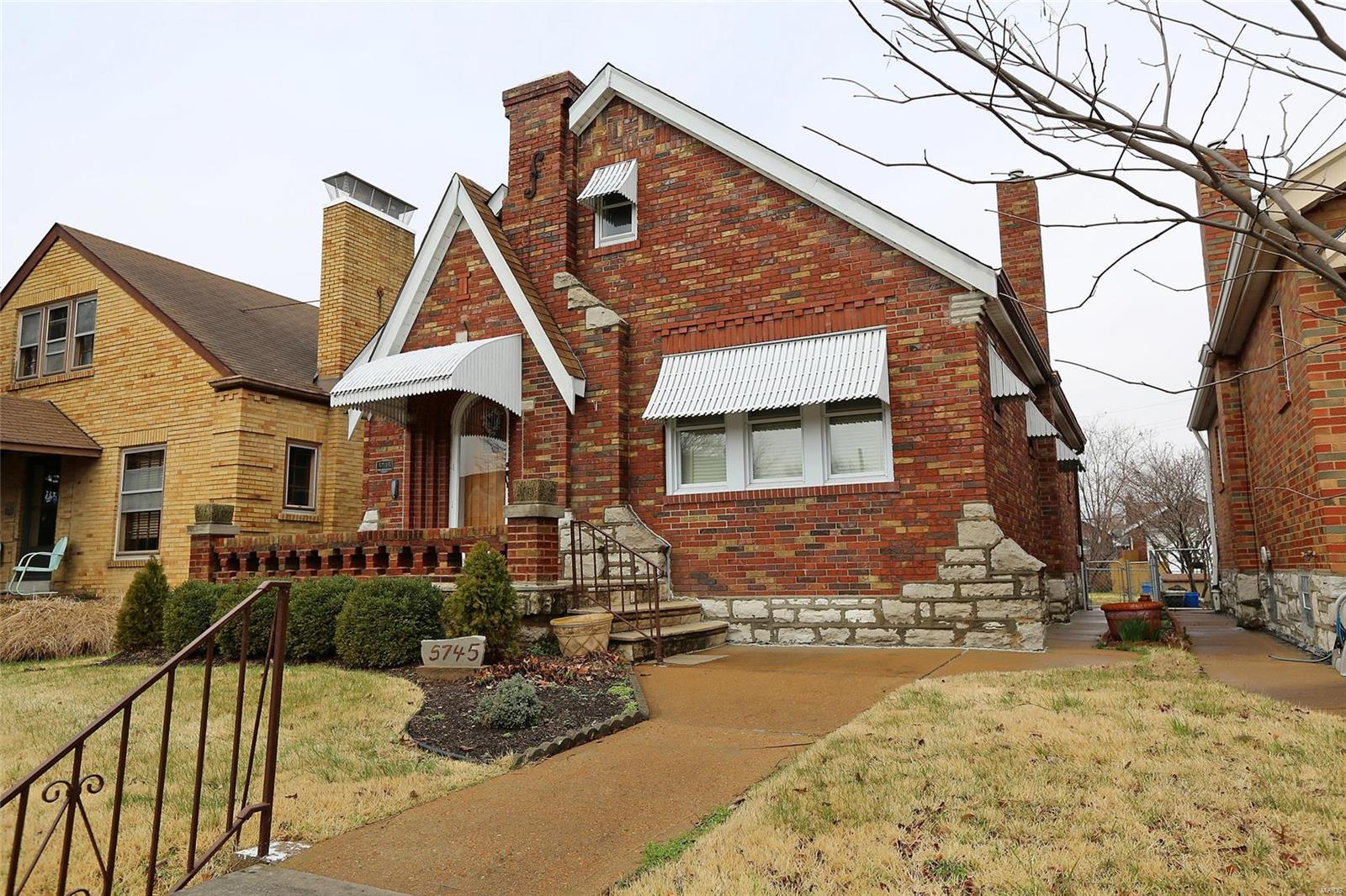 ** NEW Price ** Great City home in a great location! This home hasn’t been on the market for over 20 years. But very well maintained! This 2 bedroom, 2 full baths. The home is listed in the tax records as being 1,079 sq feet. Actually so much more living space! The Sun- 4 season room is an additional living space with its own heating and cooling unit. The partially finished basement was the site for many of a holiday and family gathering. There is a second floor of the property that is currently “just raw attic space”. With a little work could be made into livable space or killer master bedroom @ 40x23. The house was recently tuck pointed.  AC panel and service has been updated w Square D 125 amp panel and service. The HVAC unit was installed new in 02/2012. Newer windows. The Kitchen was remodeled approx 14 years ago. Is still a nice and very usable Nice level back yard. 2 car garage w electric and newer opener.  
Close to Great City Park, shopping, main roads a perfect location! Additional Rooms: Sun Room