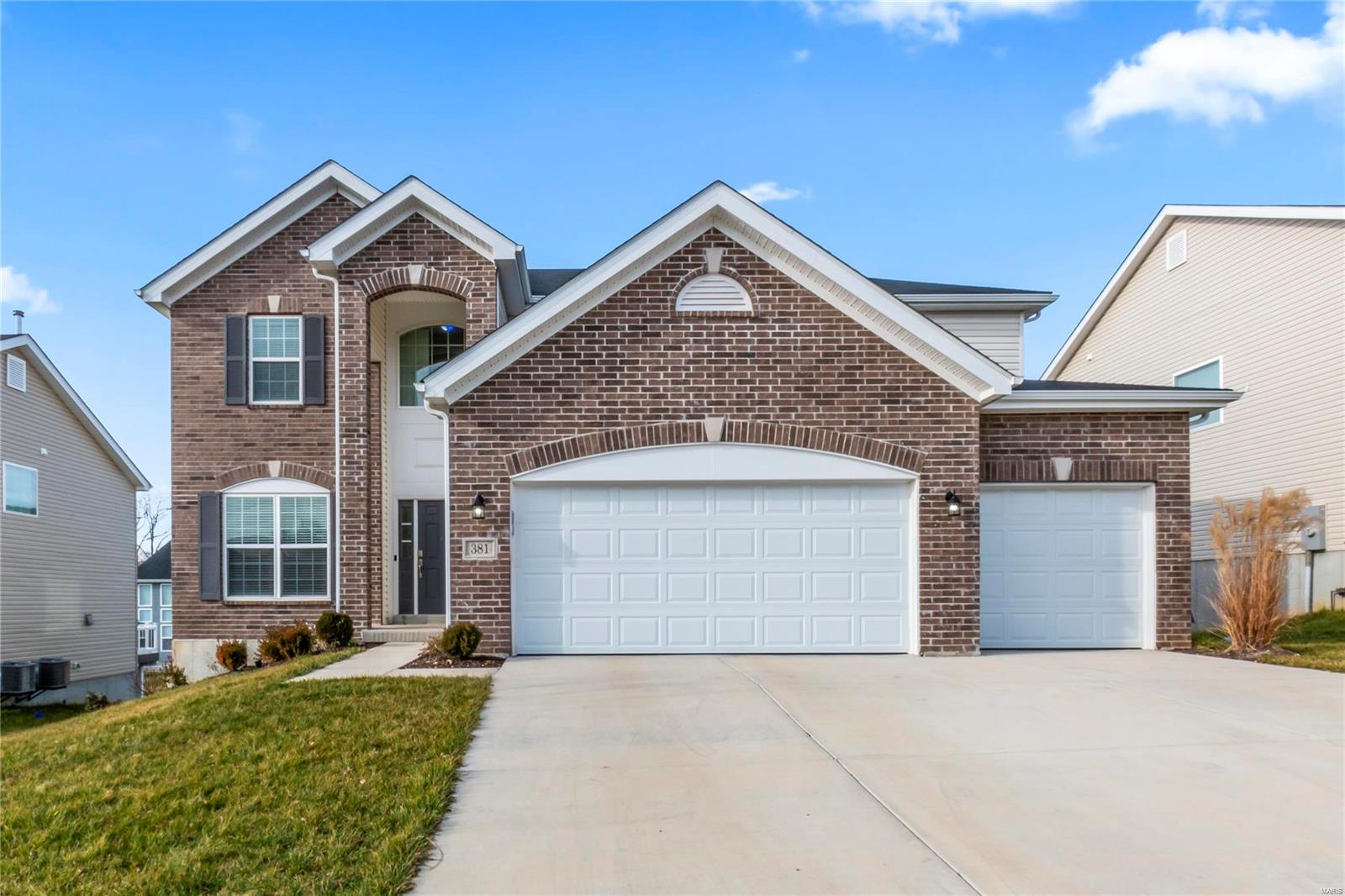 Great time to purchase your nearly new construction home --(1 yr )  McBrides sought after Nottingham floor plan.  Enter the home to tall ceilings, fresh paint, and beautiful engineered hardwoods. Living room/den and dining room that leads straight into the breakfast room and luxurious kitchen. You'll find SS appliances large island walk-in pantry and Open concept is perfect for entertaining!  The writing desk is perfect for the kids and homework.  Upstairs Master ensuite boasts a 30 ft long master with sitting area his and her own large walk-in closets.  The additional three bedrooms upstairs share a large bathroom with a double sink and separate toilet shower area. Large flat yard for family summer fun.  Walk out the basement with a ruff-in full bath ready for your finishes.. or let the kids ride their bikes the winter away inside! Location is Manchester and 141, in Parkway Schools close to everything. Inground sprinkler system