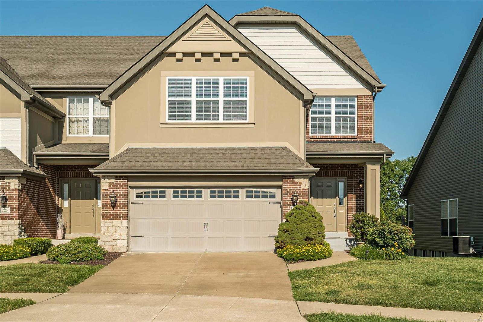 Awesome Maintenance FREE  villa located near the Page Extension! This 3 bedroom, 2.5 bath home has a dramatic floor plan with a large Loft overlooking the Great Room, a Main Floor Master Suite and has 2,435 sq ft of living space. Features include: Soaring vaulted ceilings from the Great Rm to the second floor Loft, hardwood floors in the Entry/Dining Rm/Kitchen/Breakfast room, Great Rm, 9’ main floor ceilings, gas fireplace, maple cabinets, columns at the Dining Rm, oil rubbed bronze designer light fixtures, bay window in the Master Suite, ceramic flooring in Baths & Laundry room. The luxury master bath features a corner soaking tub, glass block window, dual vanities, walk in closet, 5’ marble shower, and semi frameless shower doors. Come see this one today!