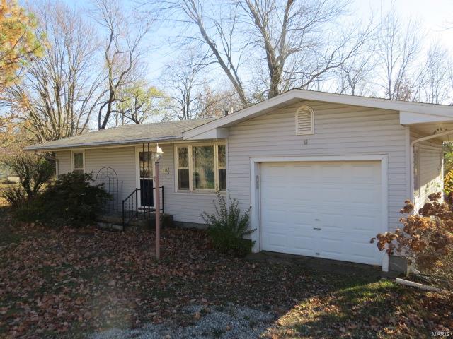 Adorable 2 bedroom home on 1/2 acre lot w/partial fenced area for kids and/or pets.  Located in nice quiet neighborhood with little traffic.