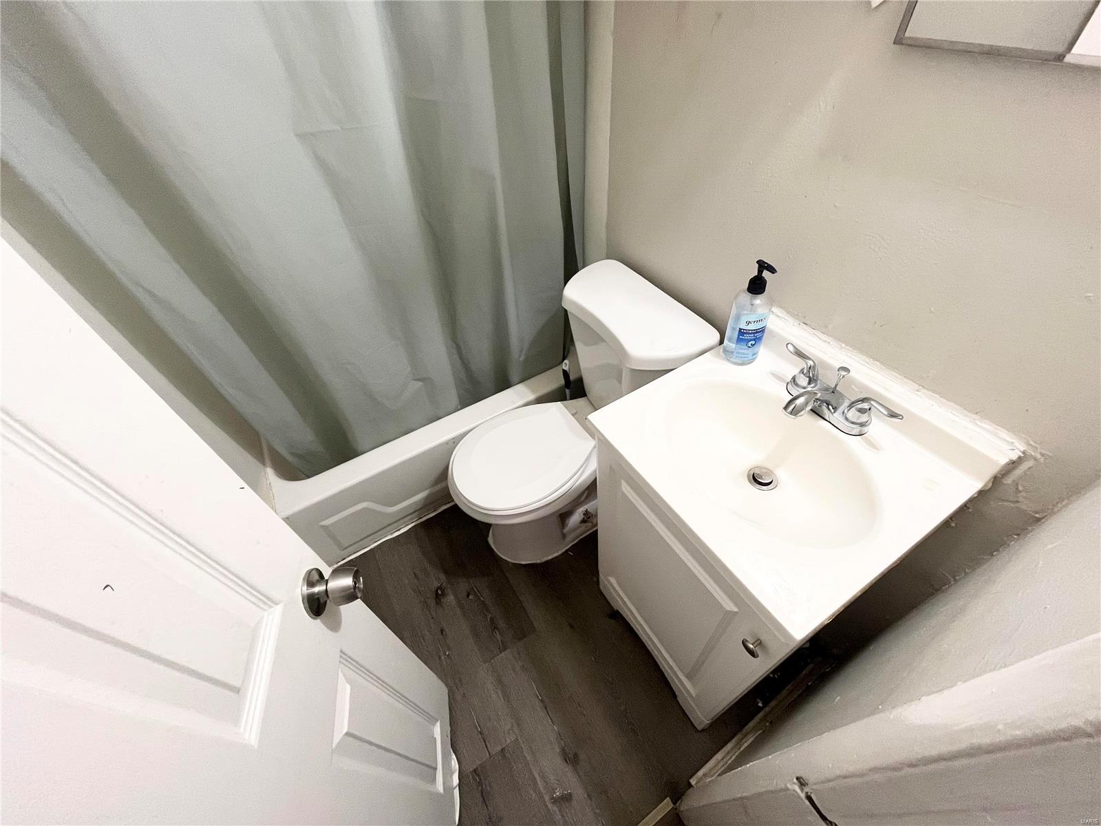RIVERVIEW GARDENS - Residential
