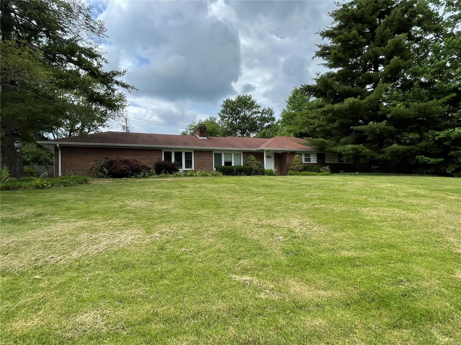 SELLER IS WILLING TO SELL OR LEASE THIS WONDERFULLY "STAY-CATION" RANCH HOME IN THIS PRESTIGIOUS SUBDIVISION!
STILL PREPARING FOR MARKET- SHOULD BE ALL READY BY 6/15/2021- WATCH MLS FOR THE ACTIVE STATUS AND FEEL FREE TO SHOW! 3BEDS/2 FULL BATHS AND A YOUR VERY OWN INGROUND POOL! HOT TUB IS "AS IS" SELLER HAS NEVER USED, DOES NOT MAKE ANY GUARANTEES AS TO IT'S CONDITION. THIS HOME CAN BE LEASED AS WELL, FOR $2200.00 PER MTH.  NO PETS, AND 1 YEAR MINIMUM LEASE. (FOR LEASES, ALL APPLICANTS WILL BE SCREENED THRU TRANSUNION'S SMARTMOVE ONLINE SITE.) Additional Rooms: Sun Room