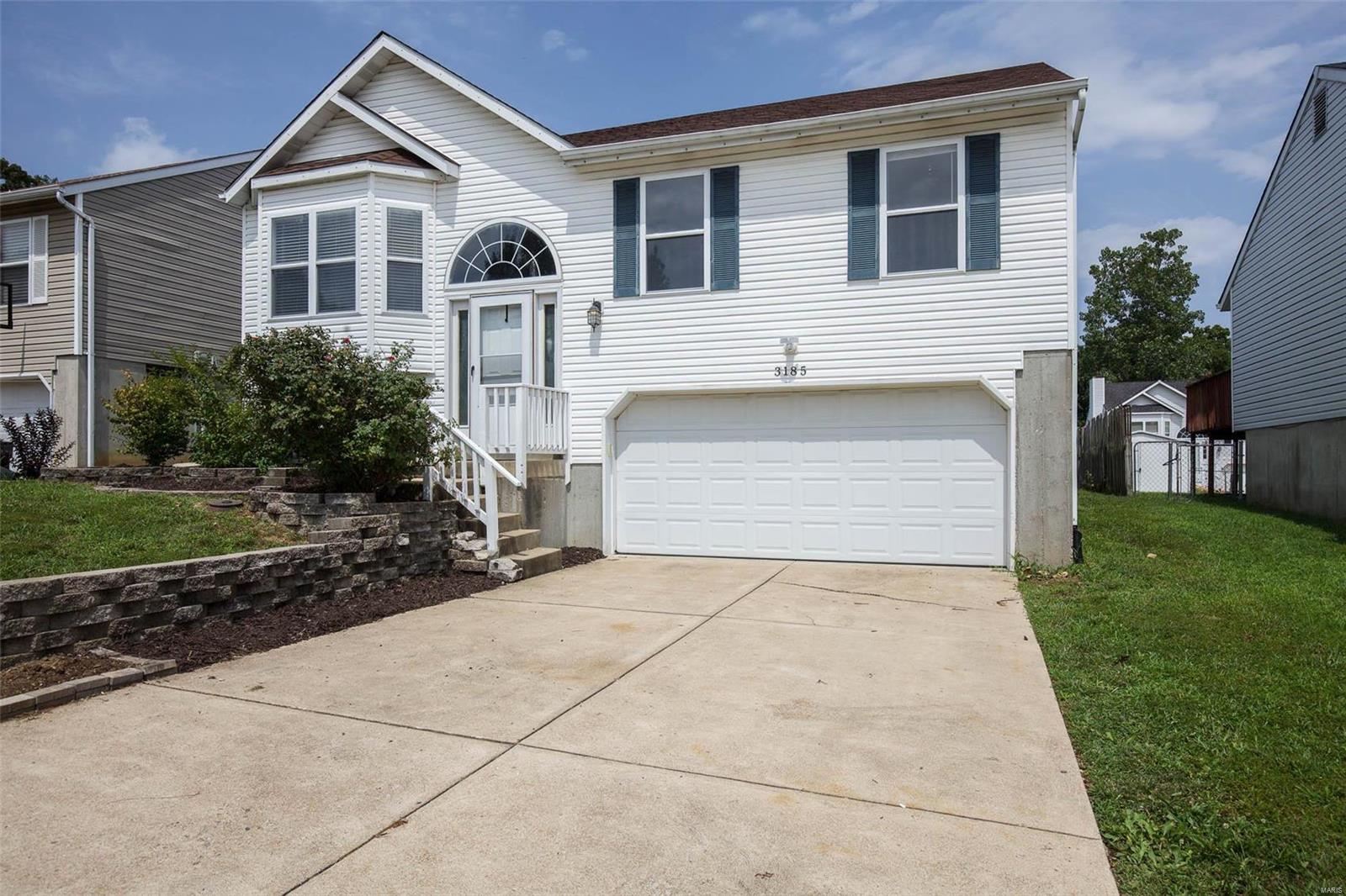 Welcome Home to this great  split level home with plenty of space for your growing family.  There are solid hardwoods in the great room, kitchen/dining room, all 3 bedrooms and the finished area of the lower level. Granite is in the kitchen and both bathrooms!  Great large, level backyard that is partially fenced.  2 car garage and large driveway for company and family when they visit!! 
Showings start Friday, 8/13/21 at 5PM.  COVID PROTOCAL TO BE FOLLOWED. MASK MUST BE WORN AT ALL TIMES WHILE IN THE HOME. NO Overlapping Showings. Showings end at 5pm on Sunday and Offers to be submitted by Monday at 3PM with response time of 8PM.  Seller requests buyers to close at Hillsboro Title at 3510 Jeffco Blvd.