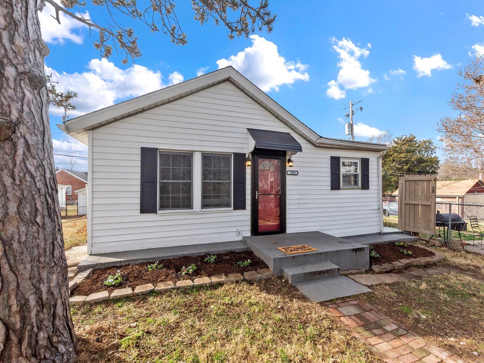 This charming bungalow is a real gem in South Lindenwood. Home has been updated offering 3 bedrooms and 1 full bath.  Charming breakfast nook off kitchen.  GREAT LOCATION!-close proximity to Shrewsbury Metrolink Station and Hwy 44. Not to mention, close to Mom's Deli, Ted Drew's, Webster, and The Hill.  Home is very quiet and private as it sits back from Lansdowne. Fenced front yard with great firepit. Real pride of ownership-New Roof 2020, New Water Heater 2022 Home is on a slab, so no leaky basement, and main floor laundry (washer and dryer stay) .Passed occupancy permit.  MOVE IN READY! (Could also be a nice investment opportunity!)
OPEN HOUSE SAT 11-1 AND SUN 1-3
