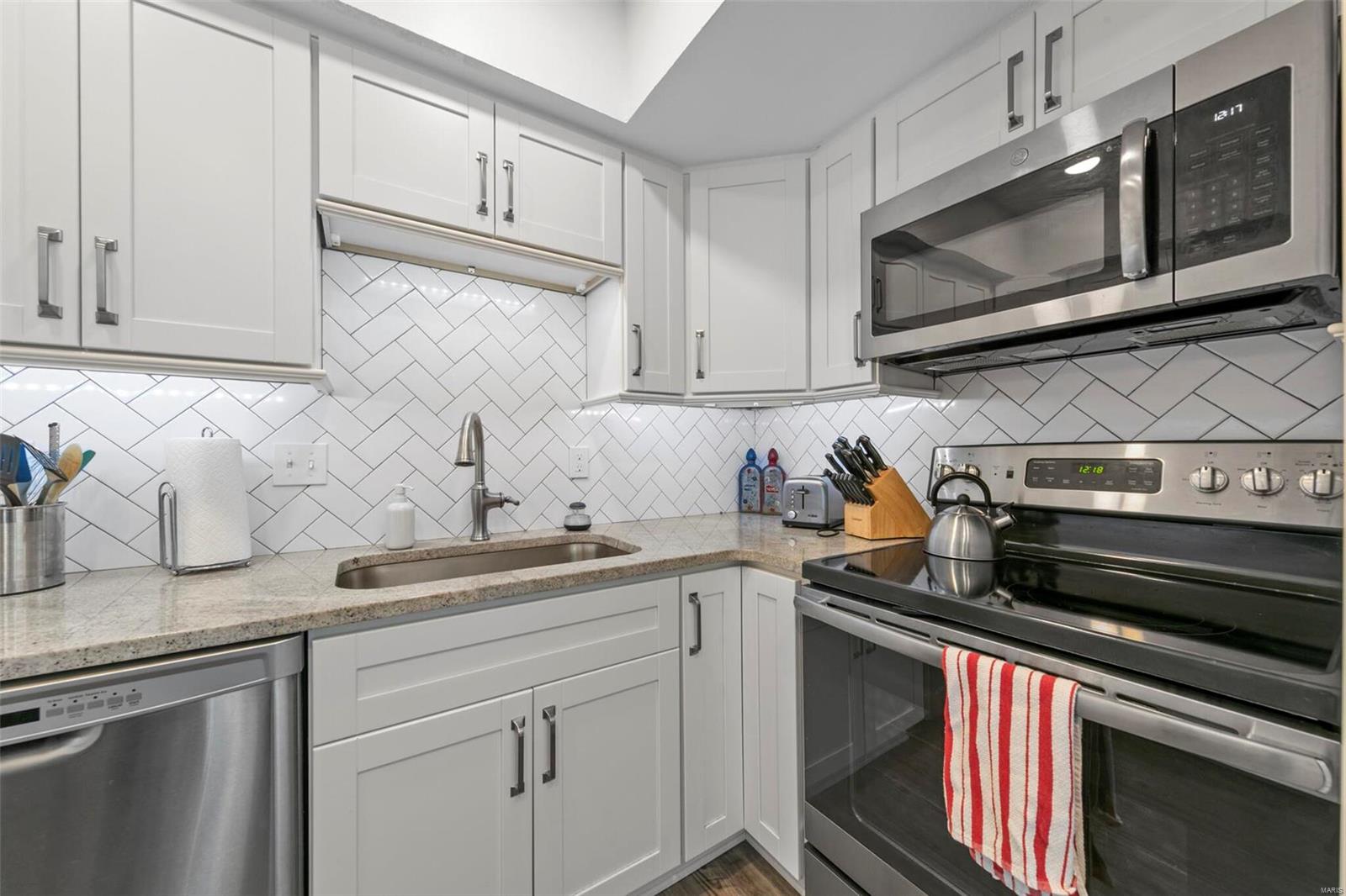 Brentwood Forest Condo Ph Four - Residential