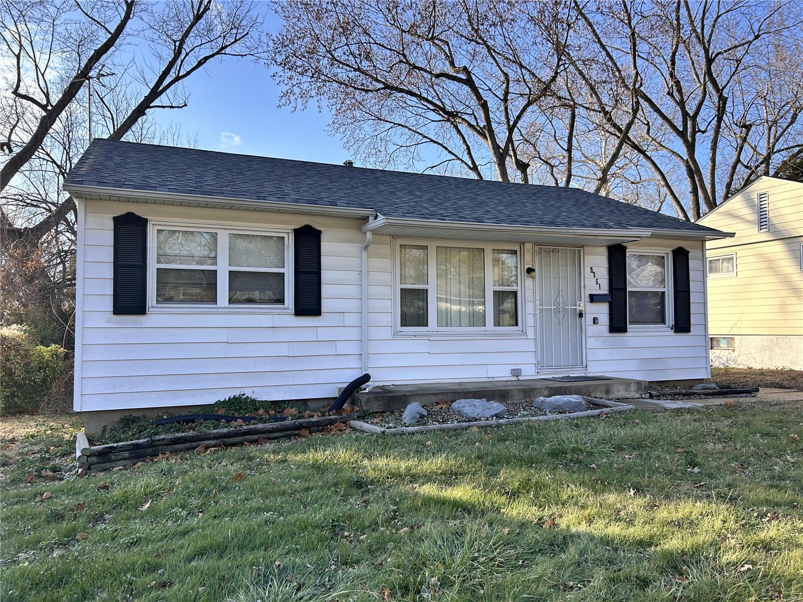 This lovely 2 bed 1 bath is ready for its next owner! Whether you are an owner occupant or investor this is a well maintained property ready for it's next chapter. With tasteful updates, a partially finished basement, back deck and fenced in yard, this property is perfect for anyone looking for convenience and comfort. Do not miss your chance to be the next owner and schedule a showing today!