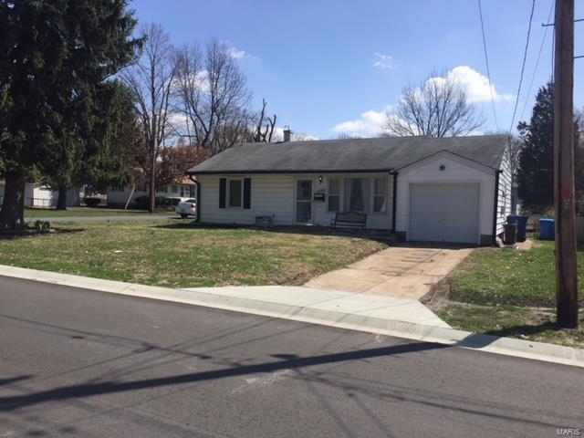 2 bd 1ba slab home with a large yard. Handy man special SpecialListingConditions: Short Sale