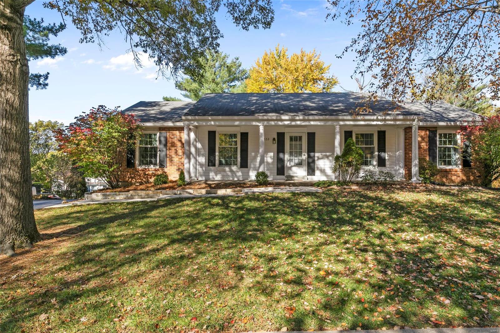 Open Sunday (11/8), 1-3pm! Location! Location! Location! Check out this one owner, pet free, smoke free well maintained ranch in Baxter Lakes! Private setting on a quiet culdesac, this three bedroom ranch is minutes from I-64, the longest strip mall in the country, outlet malls, restaurants galore! There are so many amenities like Chesterfield aquatic center/ampitheater, parks, two golf courses, miles of bike/walk paths, two lakes in subdivision & access to subdivision pool & swim teams! Level yard with mature trees &  a tomato garden! New wood floors in living/dining & main level great room with brick fireplace! Vaulted ceiling in living/dining/great rm and kitchen! Check out the remake on the master shower! Upgraded windows, upgraded furnace & ac coil, upgraded slider door in great room, Seal tech finish on the oversized garage with two coats of polymer +a top coat! Upgraded walkway & landscape wall. More pictures being uploaded on lower family rm & third bedroom. Great opportunity! Additional Rooms: Mud Room