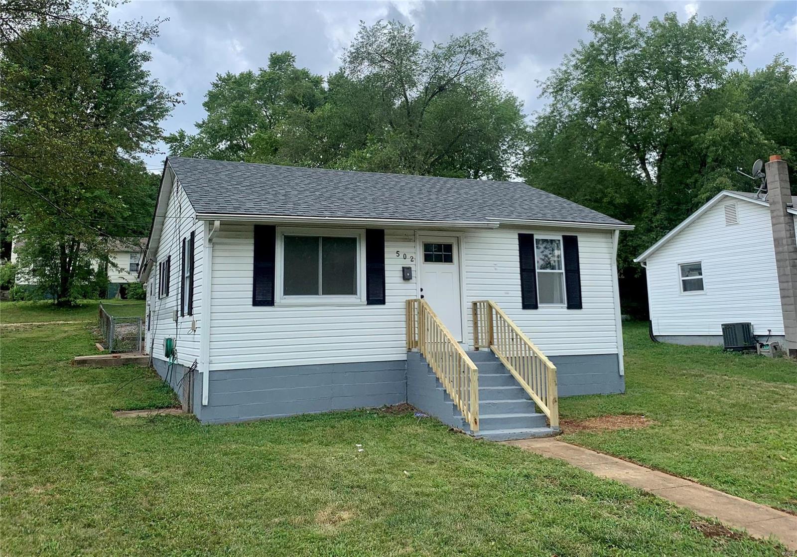 This 3 bed 1 bath home is located in Potosi. Home has recently been remodeled with tons of updates. Home features beautiful refinished hardwood floors, NEW bathroom, open floor plan, brand new kitchen cabinets with stainless appliances. Home is located on a corner lot with storage shed in the back yard. Electric is ran already for an above ground pool and little work needed to install a new one. Call today to set up a private showing.