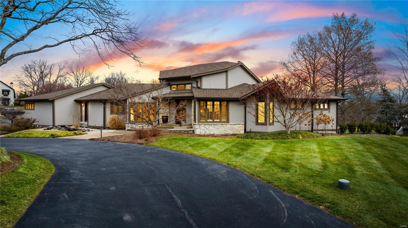 Showings start at 11 am Tuesday. Not to be missed, this updated multi-level, open floor plan home! Soaring ceilings greet you at the front door, to then capture the walls of windows in great room, dining room & breakfast room. Makes it a very light filled, bring the out of doors in to your environment. The updated/redone kitchen offers a large center island, two Wolf ovens, 5 burner gas Wolf cooktop, custom vent hood, plus a warming drawer, & pantry. Beautiful master suite, with updated bath, large closets, corner wall of windows makes it inviting place to spend quiet time. Don't miss the office on the main level.
The reverse floor plan, offers two large bedroom suites in the LL with two bonus rooms options, in addition to the large family room, wet bar & exercise area. There are a total of 3 full baths in the LL, many closets plus a second laundry room. A deck off of the kitchen & great room offers a great view of the 1 acre lot.

The fireplaces are being sold in "as is" condition. Additional Rooms: Mud Room