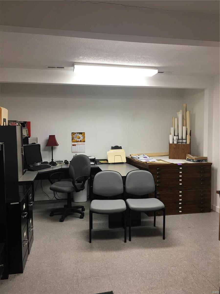 Wm J Adams Sub/Us Surv 315 - Commercial Lease