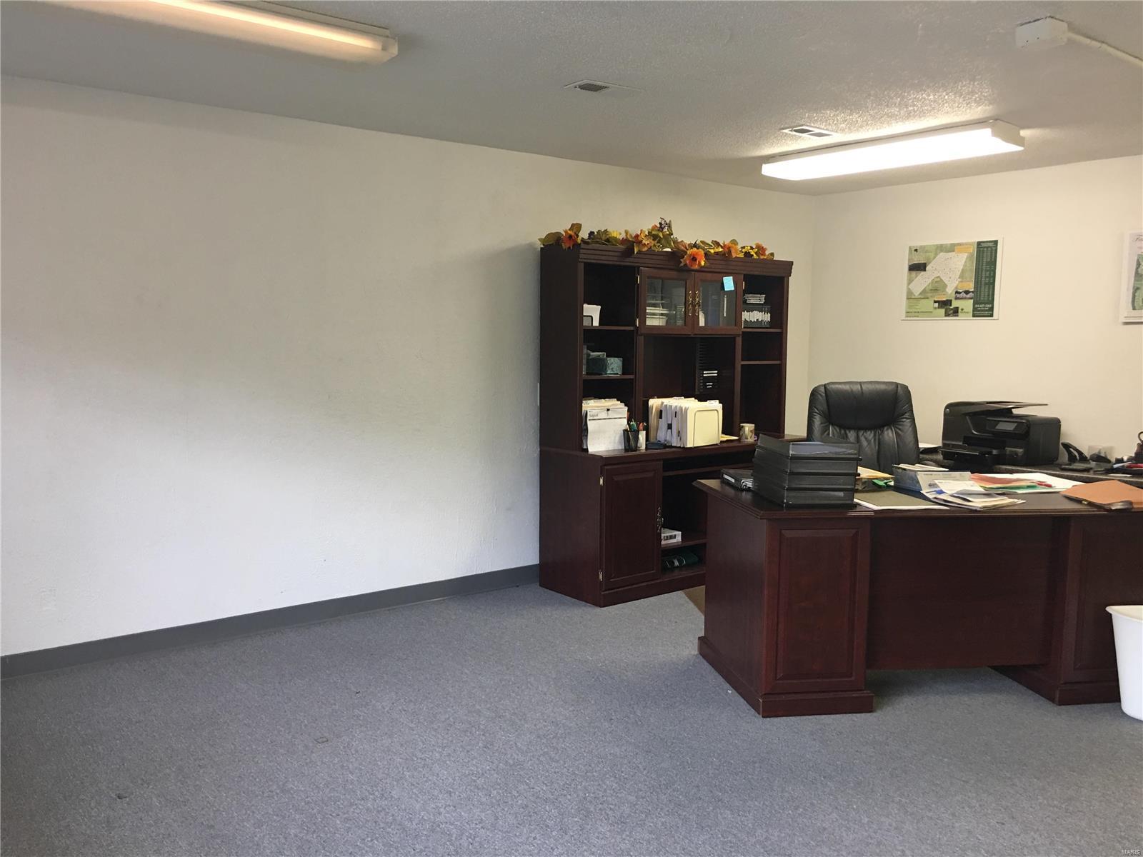 Wm J Adams Sub/Us Surv 315 - Commercial Lease
