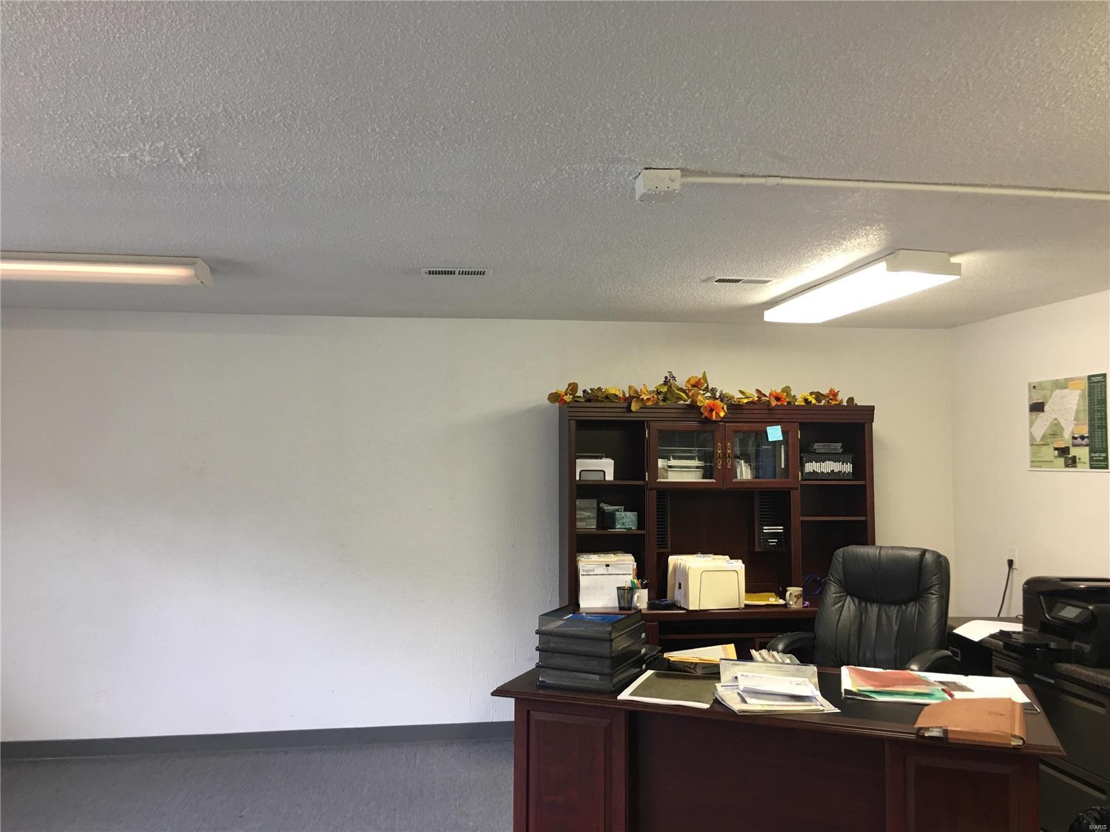 Wm J Adams Sub/Us Surv 315 - Commercial Lease
