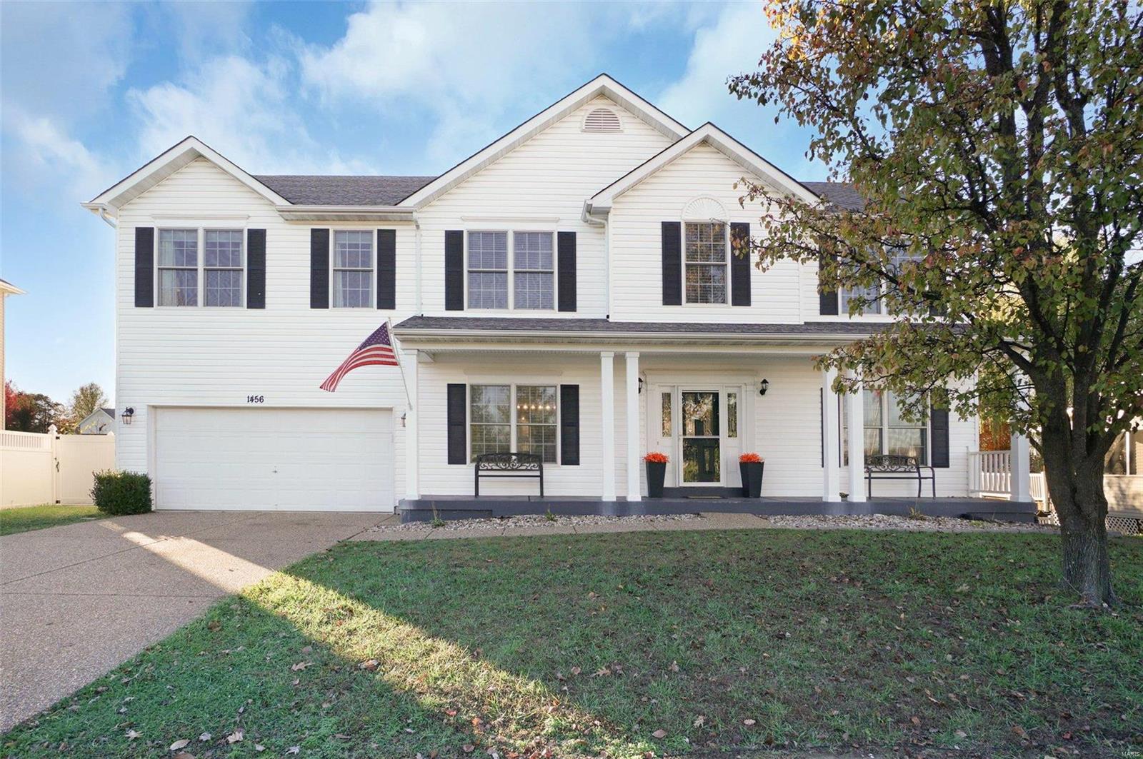 CONTINUE TO SHOW -  48hr Kickout. Welcome to this stunning 2-story traditional gem, where space, style, and comfort unite! With 4 spacious bedrooms, 3.5 baths, and oversized rooms throughout, this home offers room to grow and entertain. The heart of the home is the family room, featuring a cozy gas fireplace and a gorgeous 5-window bay, perfect for gathering. The gourmet kitchen dazzles with a 14' island, abundant under-cabinet storage, and an inviting eat-in area. A dedicated den/office, formal dining room, and granite-tiled mud/laundry room add functional charm.

Upstairs, discover walk-in closets, a versatile loft, and a primary suite that feels like a retreat. The finished basement boasts space for recreation, exercise, a bonus room, bath, and even a kitchenette! Step outside to the fenced backyard, ideal for pets and play. Nestled in a vibrant community with a pool, pond, and scenic walking trails, this home truly has it all. Don't miss your chance to live your dream lifestyle! Additional Rooms: Mud Room