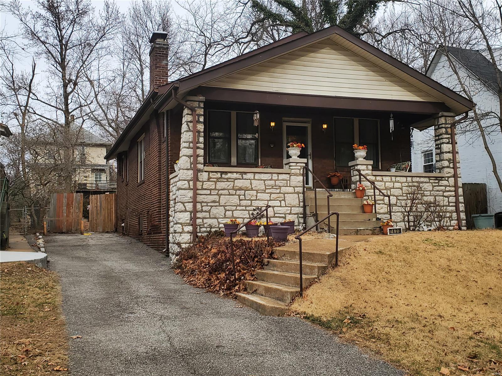 Exceptional value in popular neighborhood.  Arlington is a scenic and quiet street very convenient to 64/60 and Big Bend.  This fixer-upper needs cosmetics and other repairs.  HVAC and electric panel replaced about six years ago.  Sewer lateral from stack to main replaced about twenty years ago.  Submit offers on Special Sale contract.  No inspections or repairs to be provided by seller.