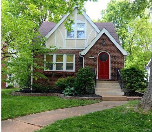 If you've been searching for a well maintained Webster home filled with charm and original character, here it is!   As you enter the home, you'll find a foyer with a convenient coat closet.   The comfortable spacious living room with hardwood floors  welcomes you with wood-burning fireplace and lovely views of trees.   Separate dining room with hardwood floors and view of the patio and landscaped yard brings peaceful view of nature while you dine.   Well-designed kitchen includes appliances.  Delightful staircase to the second floor with two bedrooms and full bath and book nook at top of stairs.   Lots of updates - New HVAC, electric, canned lighting, freshly painted - ready to move in.   Walk to grocery stores, restaurants, shops, churches, schools, library, park & more!  Backyard features patio and nicely landscaped yard.   Plenty of space for a garage.   Enjoy all the birds which visit this yard from your spacious patio. 
See list of items for sale at house
Showings begin 1/29/21