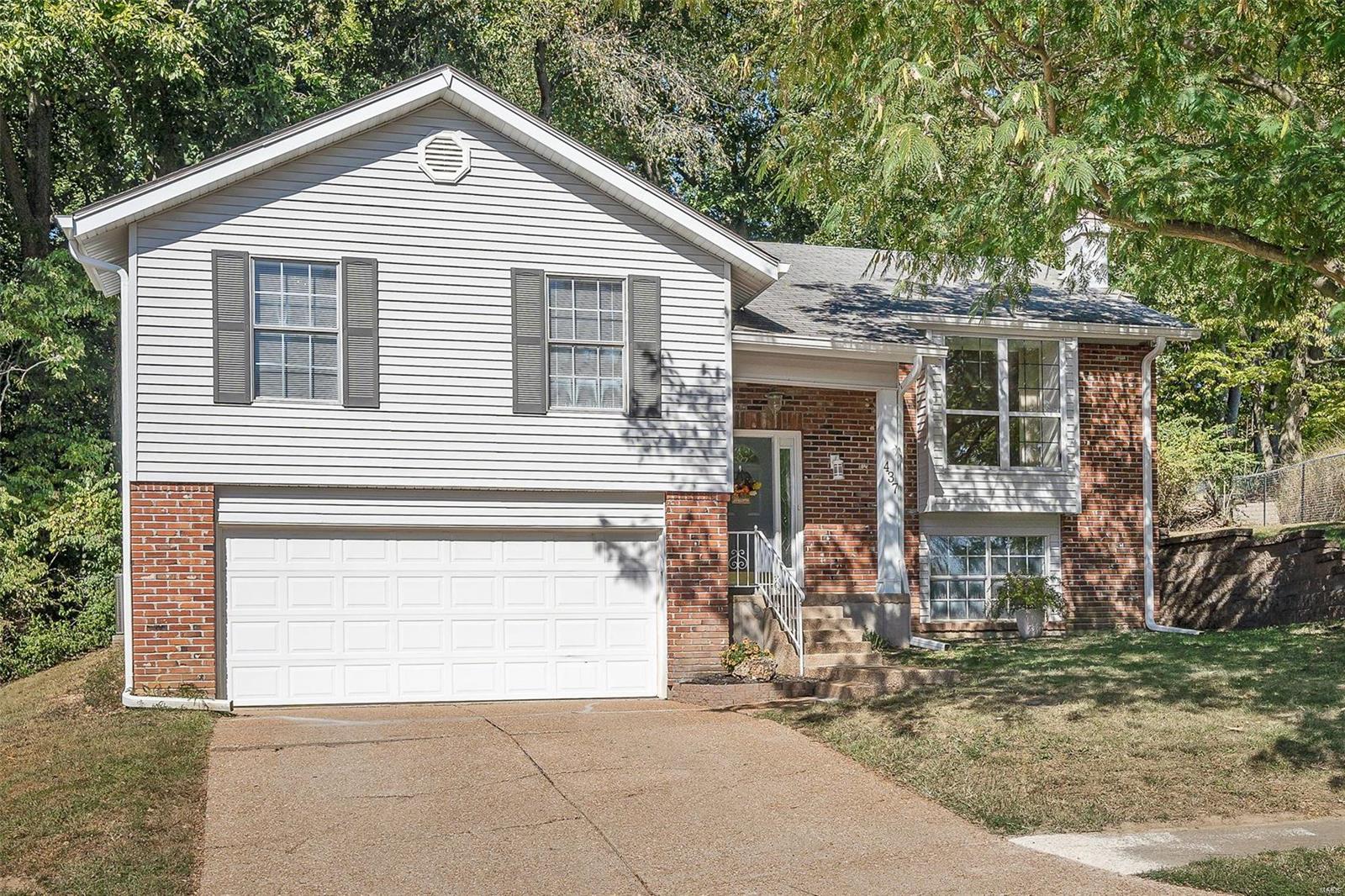 NEW PRICE! Welcome Home!  This charming 4BR home in the Westglen Woods South Subdivision sits on a quiet cul-de-sac. Convenient entrance to/from the 2-car garage from the lower level. when the neighbors visit, choose to take them to the LL Fam Rm and warm by the W/B Fireplace, or choose the Upper Level and enjoy a cup of java while watching the wildlife in your private, wooded back yard. Large combo Dining/Living Room is perfect for entertaining. Kitchen highlighted with chair rail, wainscoting and new flooring. ALL SS appliances will stay. Come see it for yourself. Do not miss the chance to make this amazing home yours! 
Selling “As-Is”.