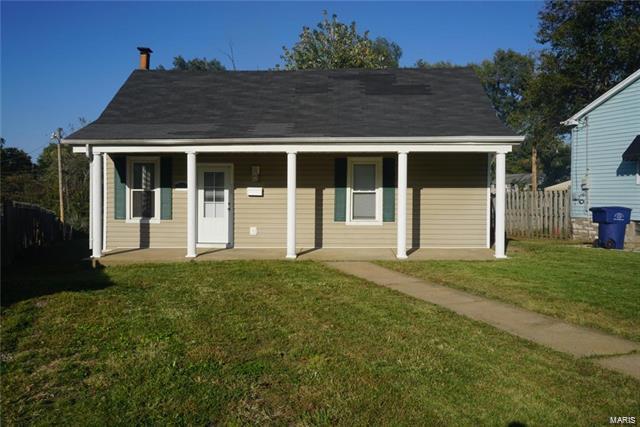 All ElectricProperty and city inspections JAN 2018 is GREAT FOR INVESTORS wanting to walk into income!
1 year lease, which includes the tenants maintaining the yard.
2006 INTERIOR & EXTERIOR ALTERATIONS from previous owner where made, per tax record