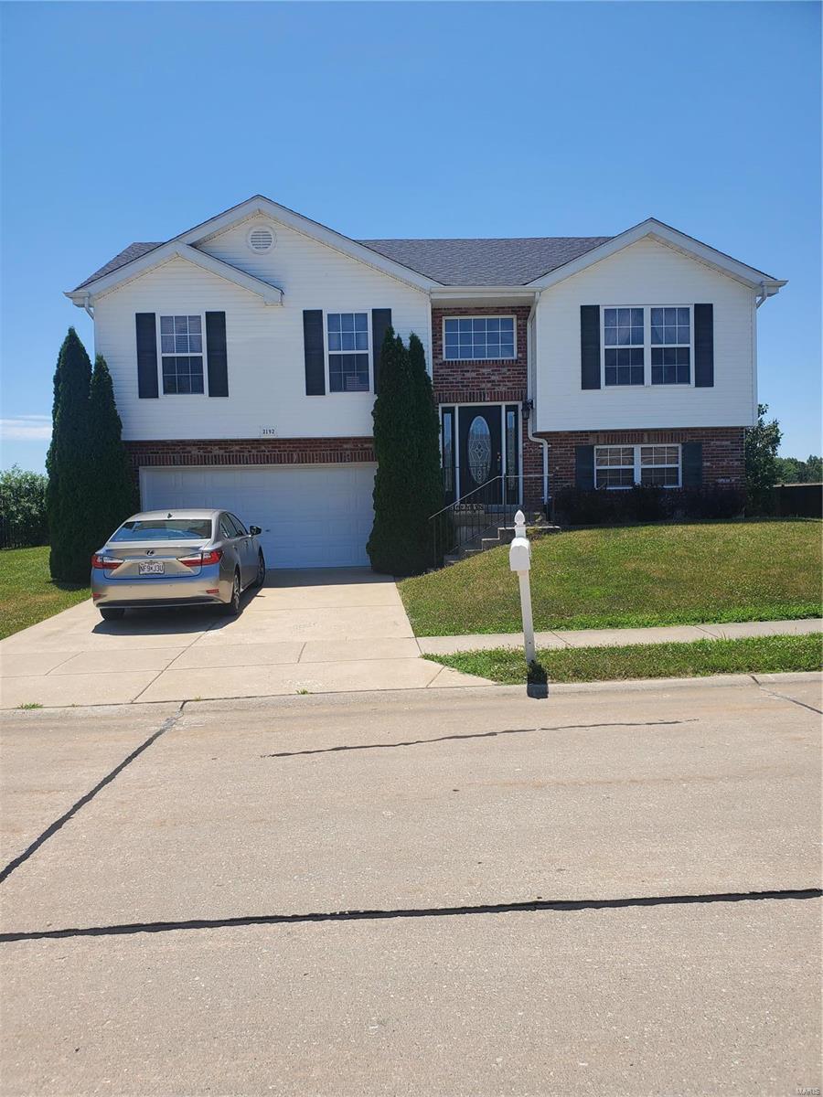 Outstanding split foyer backing to open field.  Large deck, walk-out basement, country kitchen with center island.  Finished LL with half bath and 2 car gar.  Available immediately.