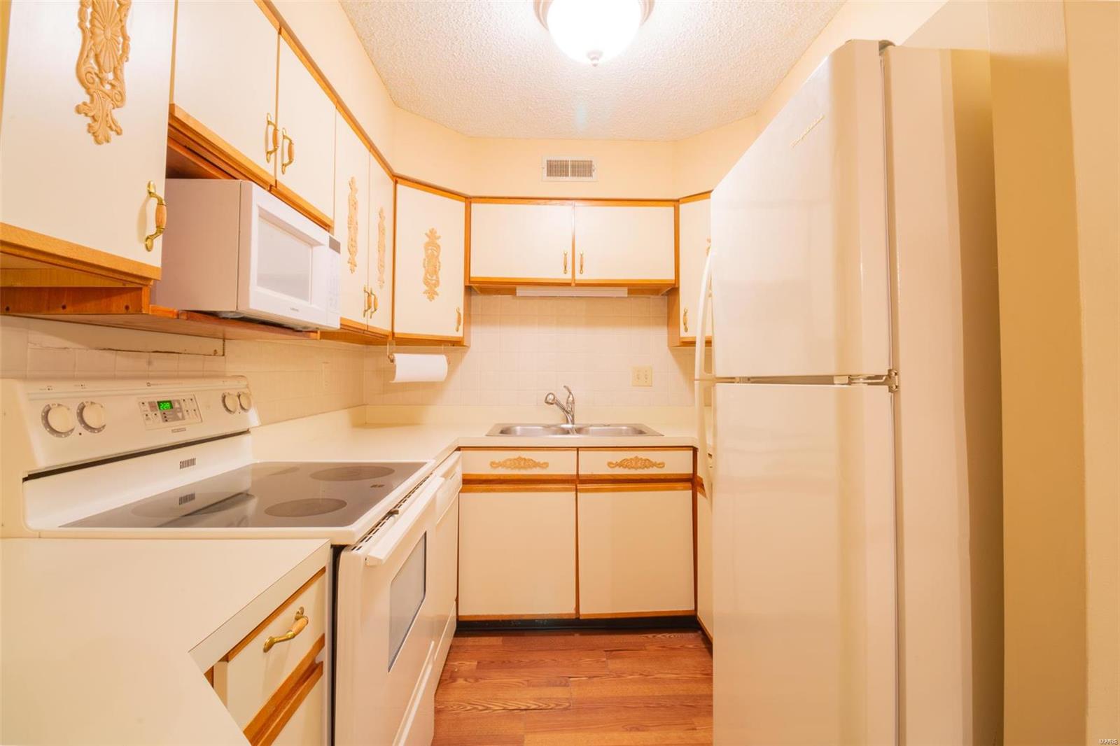 Creve Coeur Station Condo 02 - Residential