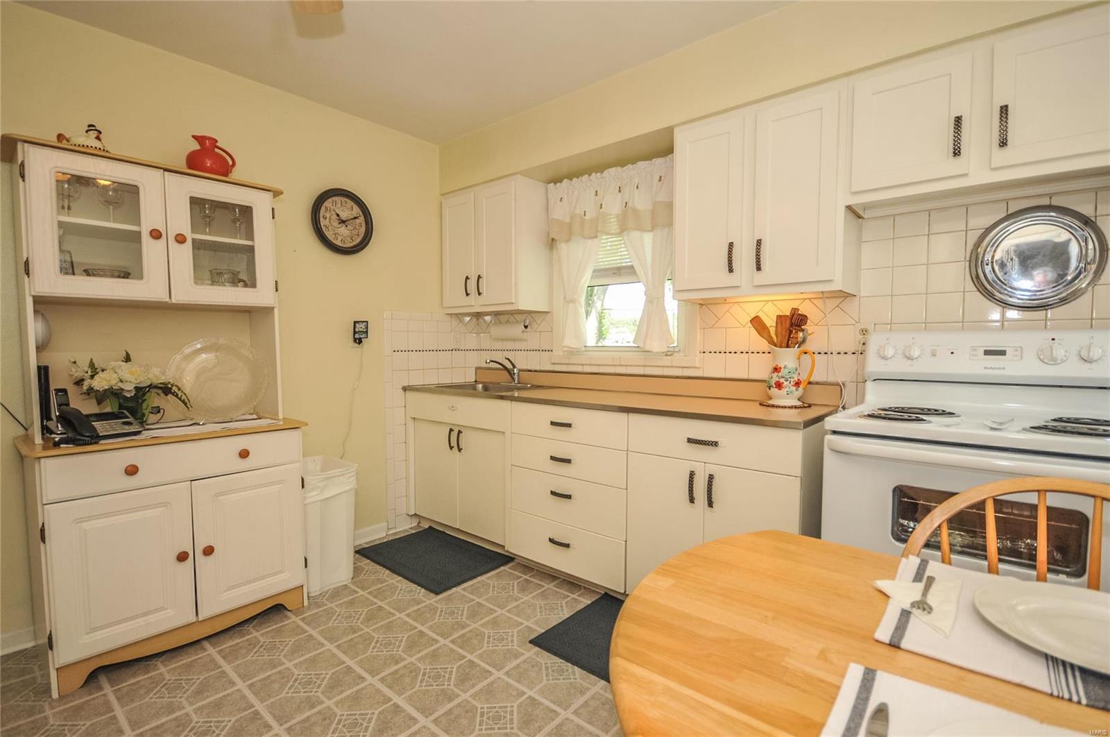 Sky-Veu-Acres Two - Residential