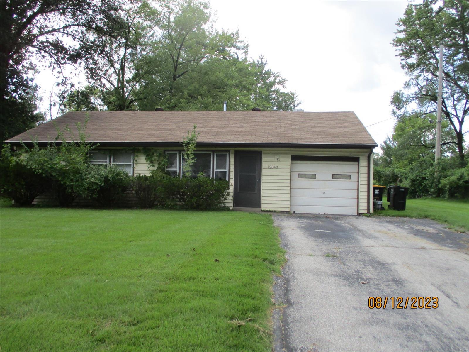 3 bedroom, 1 bath ranch.  Property selling AS IS with NO contingencies.  CASH ONLY.  Buyer must complete all Due Diligence before submitting offer.  The seller has never occupied property.  Seller to make no inspection or repairs.  Property has to be on the market 7 days before seller will review any offers.  The seller reserves the right to accept offer at any time.  Allow 48 hours for the seller’s response.  Buyer to verify schools and utilities.