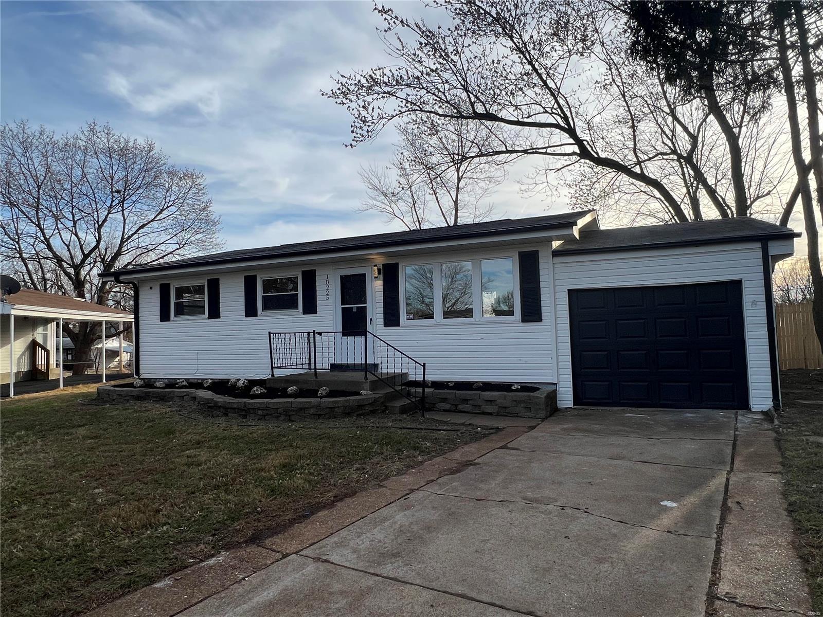 Welcome to 10225 Lynncrest Ct! Fully renovated and looking for a new owner! This home boasts of original hardwood floors, new cabinets, quartz countertop, fresh paint and beautiful recessed lighting and fixtures. Have a peace of mind with a newer A/C, furnace, and water heater! The fenced backyard is huge and perfect for family gatherings, children or pets. The lower level is immaculately painted with expoxy floors and all new basement windows. Oh and let's not forget the attached one car garage! Perfect for your vehicle or additional storage space. All potential buyers must be pre-approved or provide proof of funds prior to viewing. Hurry this one won't last long so schedule your showing today!