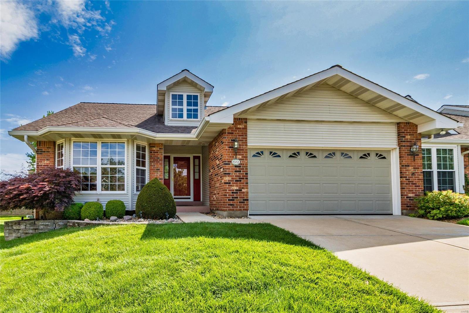 Conveniently located near shopping & hwys, this villa offers wonderful low maintenance living! Upon entry into the foyer with its hardwood floor, the Kitchen/Breakfast Rm boasts a bay window, wood cabinetry w/gorgeous granite countertop & complimentary tile backsplash, pantry, double ovens & center island. Formal Dining Rm will be great for entertaining, then relax in the vaulted Great Rm with its wall of windows, gas fireplace flanked by beautiful bookcases, open staircase to the partially finished lower level & walkout to the back deck. Convenient main floor Laundry Rm offers built-in cabinetry. Master Bedroom boasts 2 closets(1 a walk-in)& Bathroom w/double sink vanity, separate tub & shower. Enjoy the fabulous addl living/entertaining space in the Lower Level with its look-out windows, wetbar area, spacious Bedroom, Full Bathroom w/shower & still Plenty of storage space. Addl features include: sprinkler system, architectural shingle roof, Plus More! Welcome Home! Location: End Unit