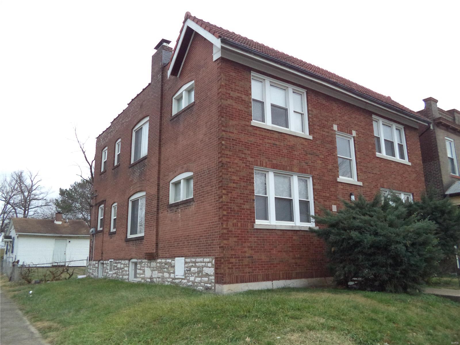 Great Starter Investment Opportunity Or If Your Adding To Your Portfolio$$$.
Classic South City 4 family with A Bonus COTTAGE To Be RENOVATED!.
ALL Four Units Are Occupied/Leased & Well Maintained
Property Offers Newer Windows, HVAC In All Units, Newer Cabinetry, Flooring, Fenced Yard And Oh That BONUS COTTAGE in the Back For MORE REVENUE $$$.
3 Apts are rented at $450, 1 Apt is Rented at $425 to long term tenant with That COTTAGE Vacant & Ready To Be RENOVATED$$$ 
"PLEASE DO NOT DISTURB TENANTS"
Property Is Being Sold "AS IS" Special Sale Contract Required
Access To Cottage only till excepted contract.